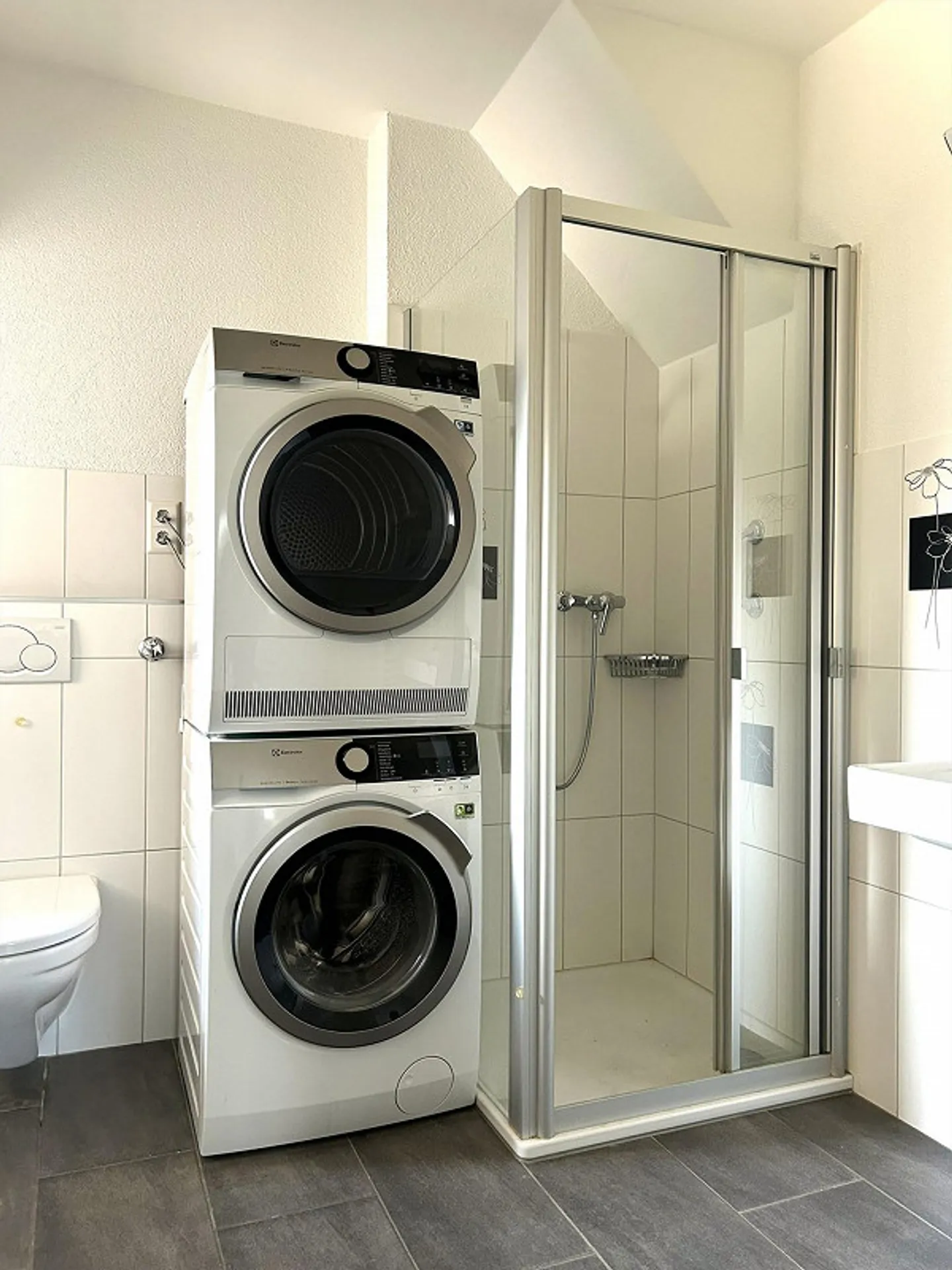 Dreamlike 3-Room Old Building Apartment – Nature-Friendly Living with Charm - Photo 12 of 14