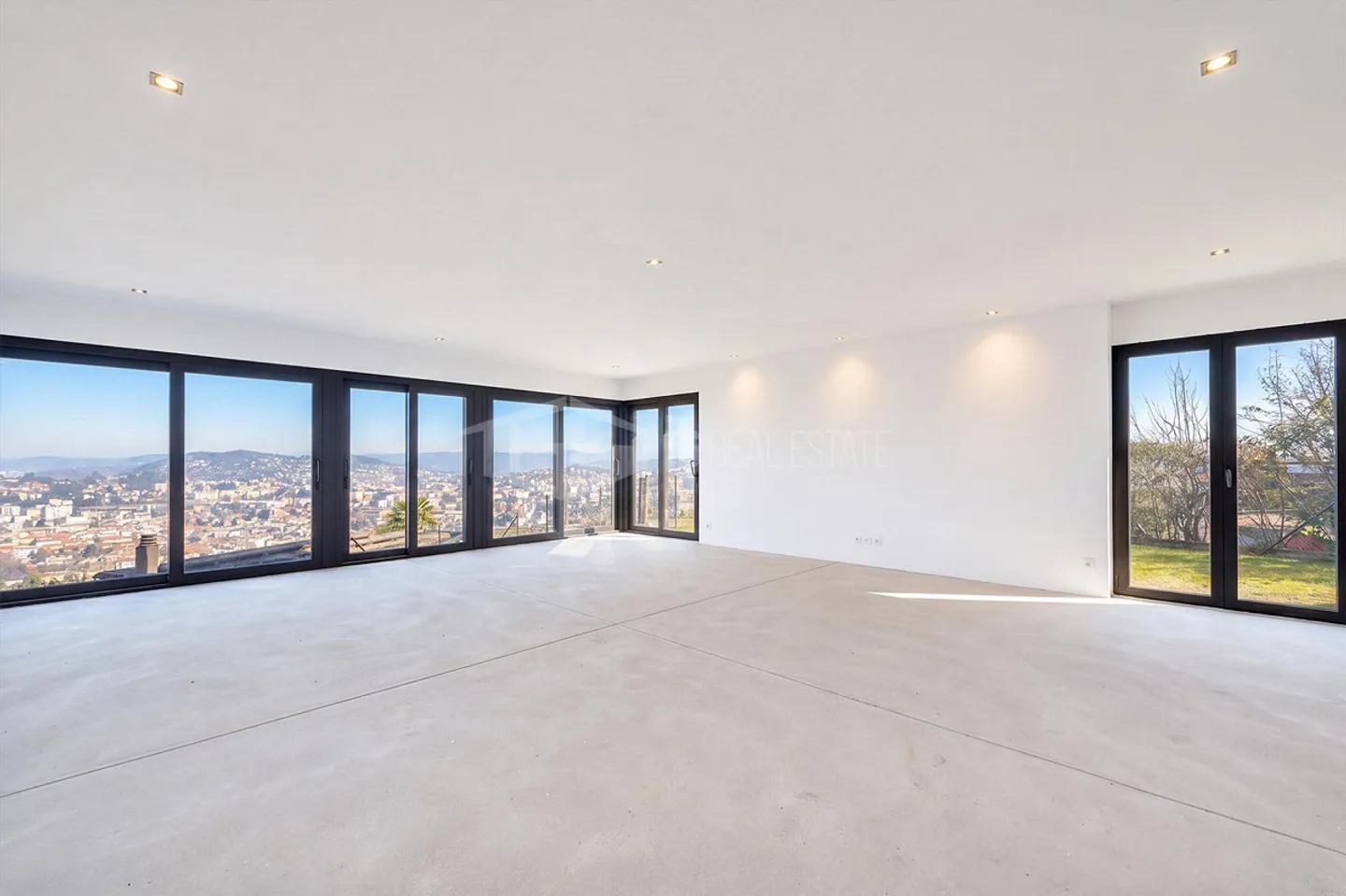 Geräumige Wohnung mit Seeblick - Foto 2 von 10