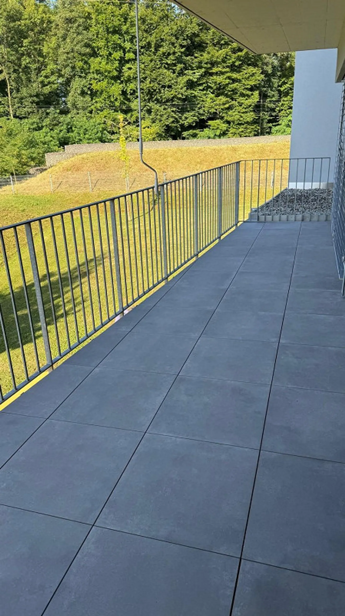 Modern 4.5-room apartment with large balcony in a quiet location - Photo 9 of 11