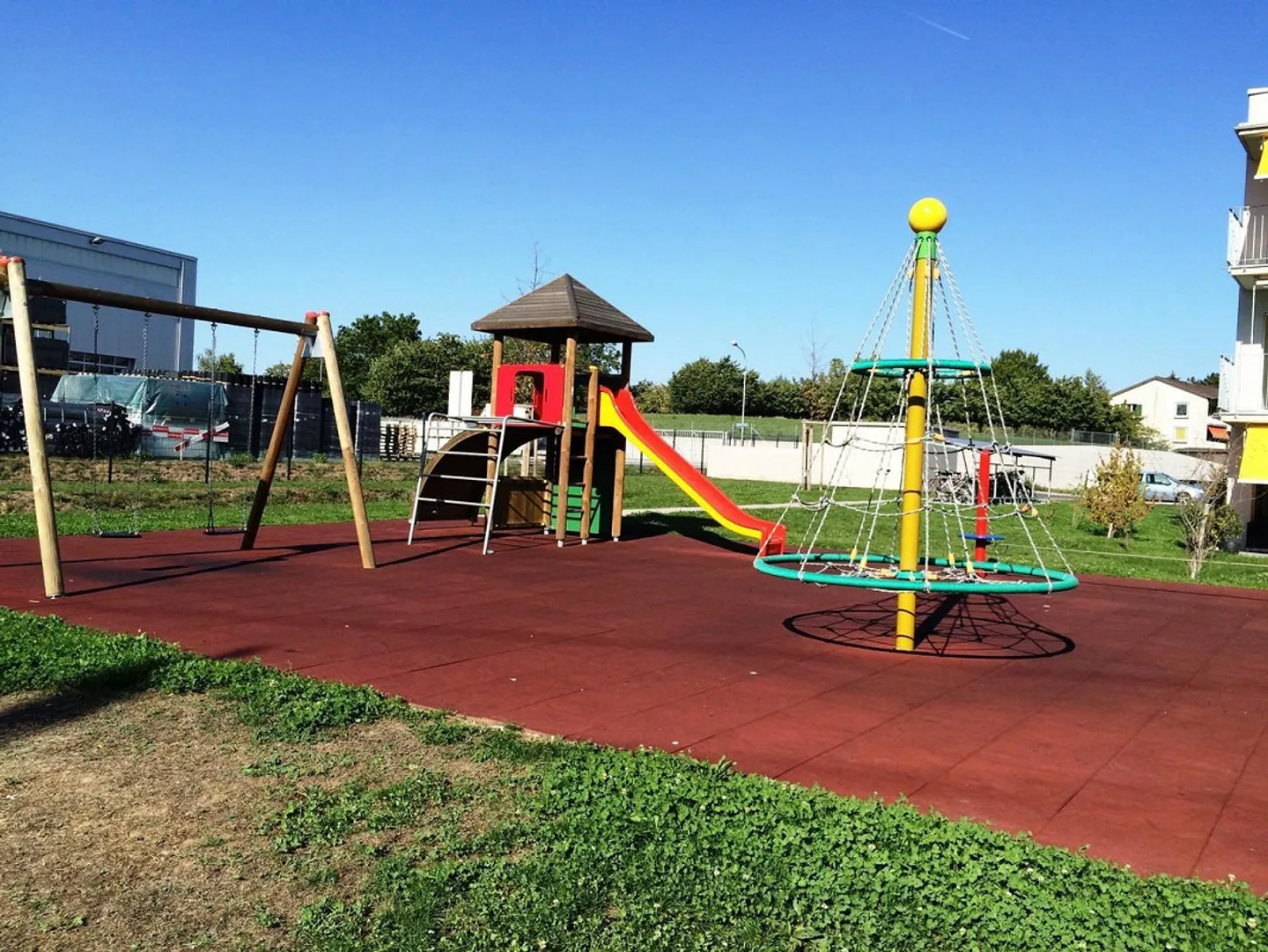 Modern 4.5-room apartment with large balcony in a quiet location - Photo 10 of 11