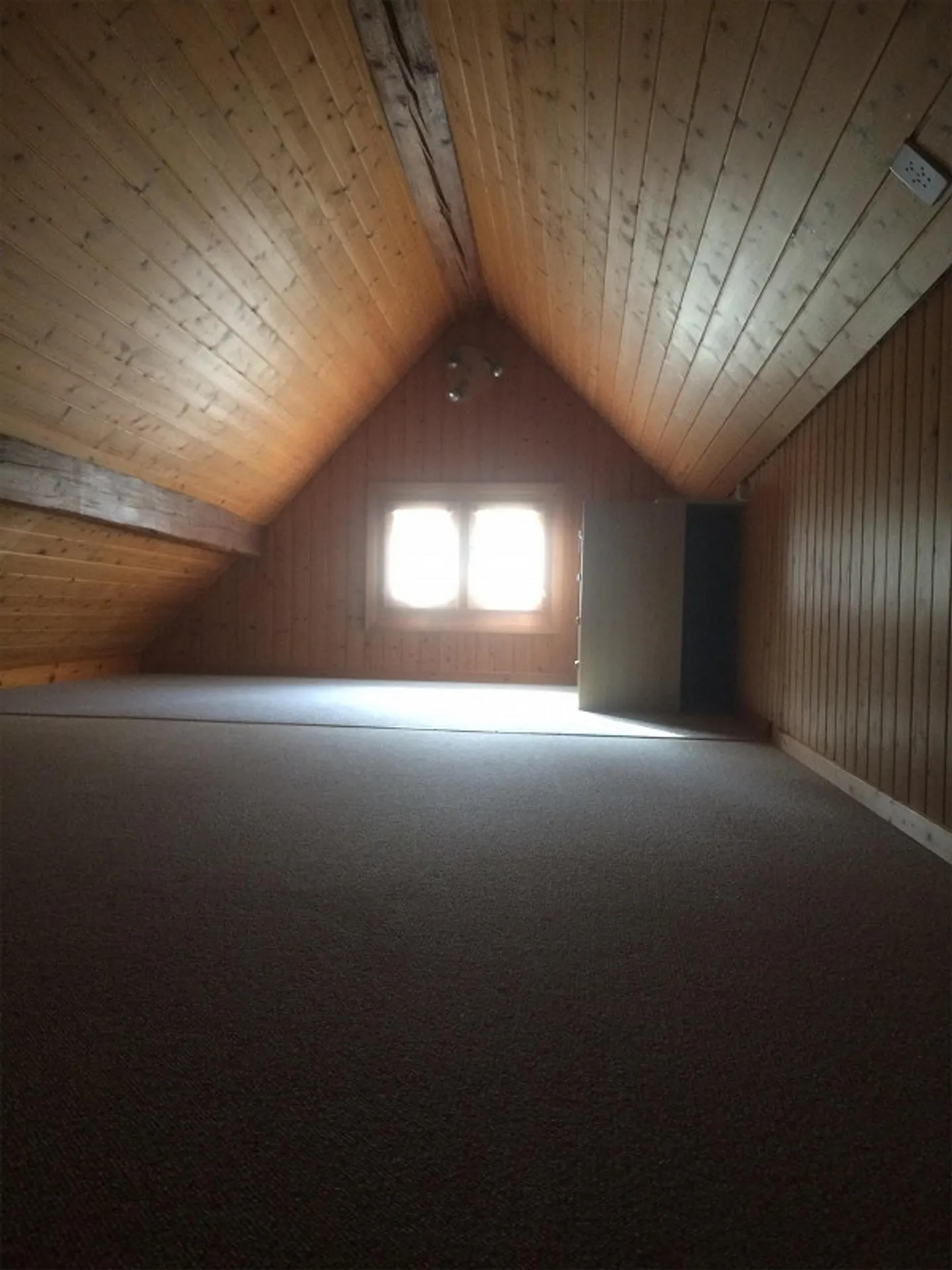 Charmante Dachwohnung - Foto 5 von 6