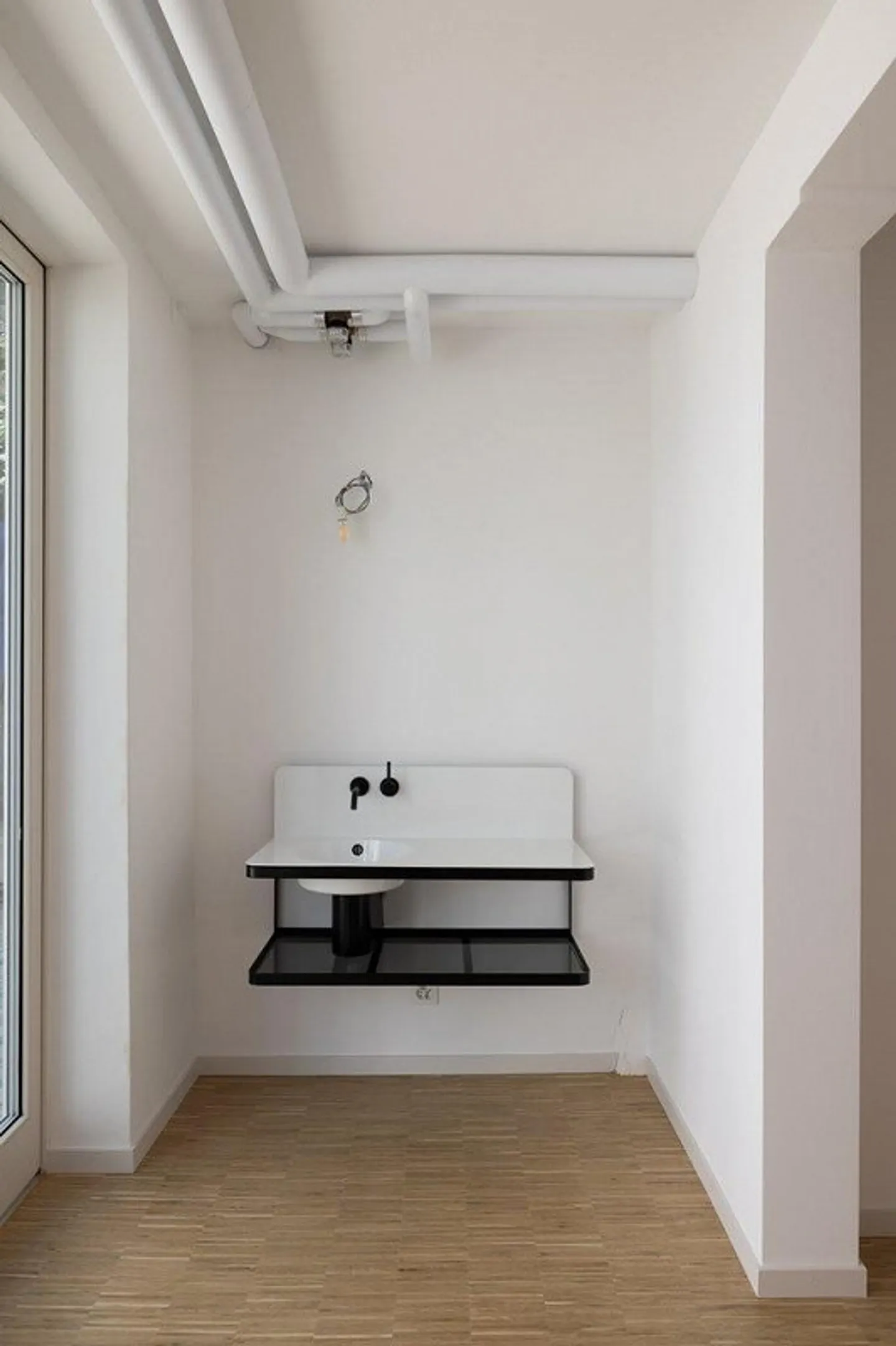 Studio in the Trend Quarter - Photo 4 of 4