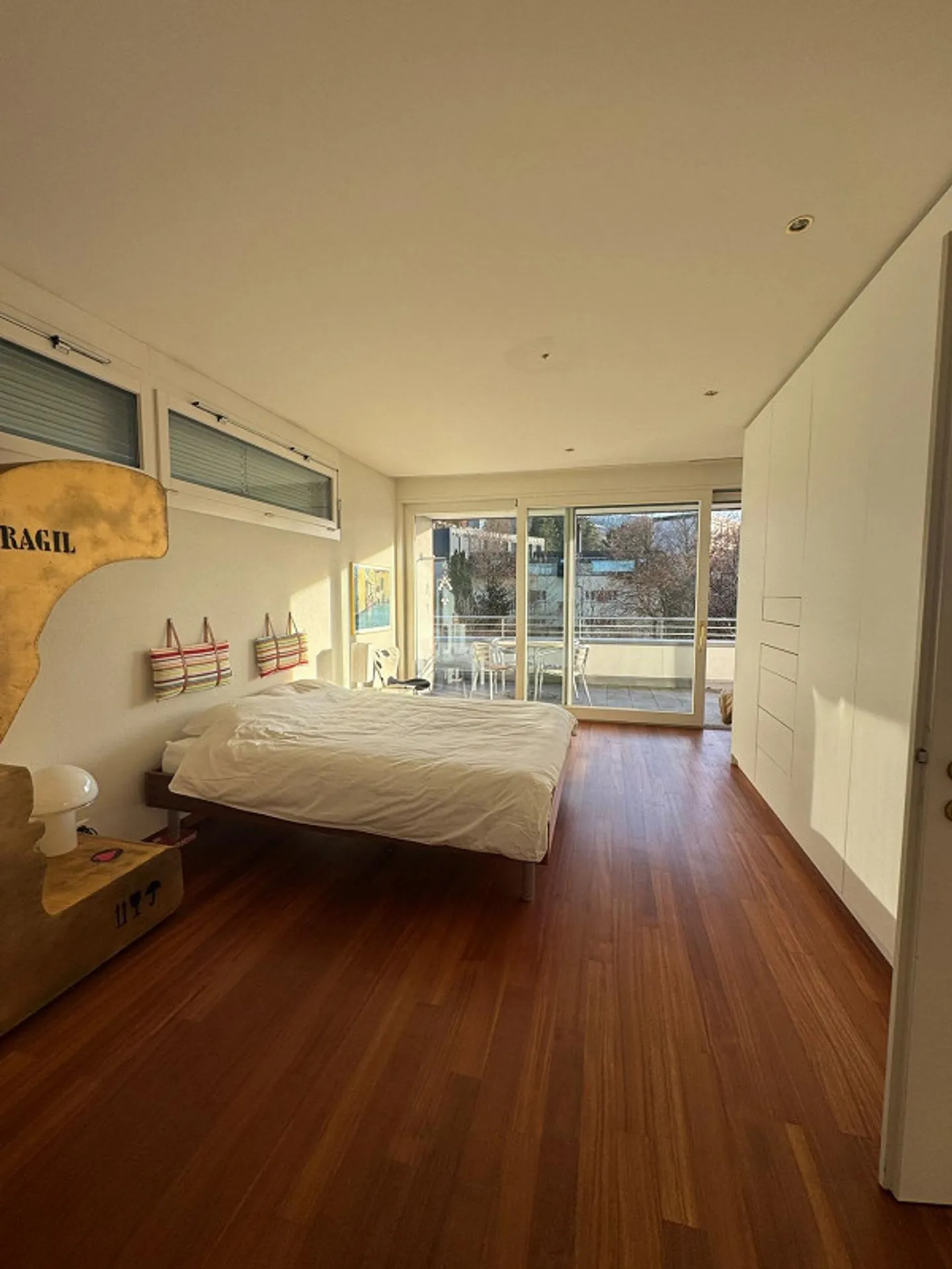 Appartement penthouse spacieux et lumineux de 3,5 pièces avec grande terrasse - Photo 5 sur 13