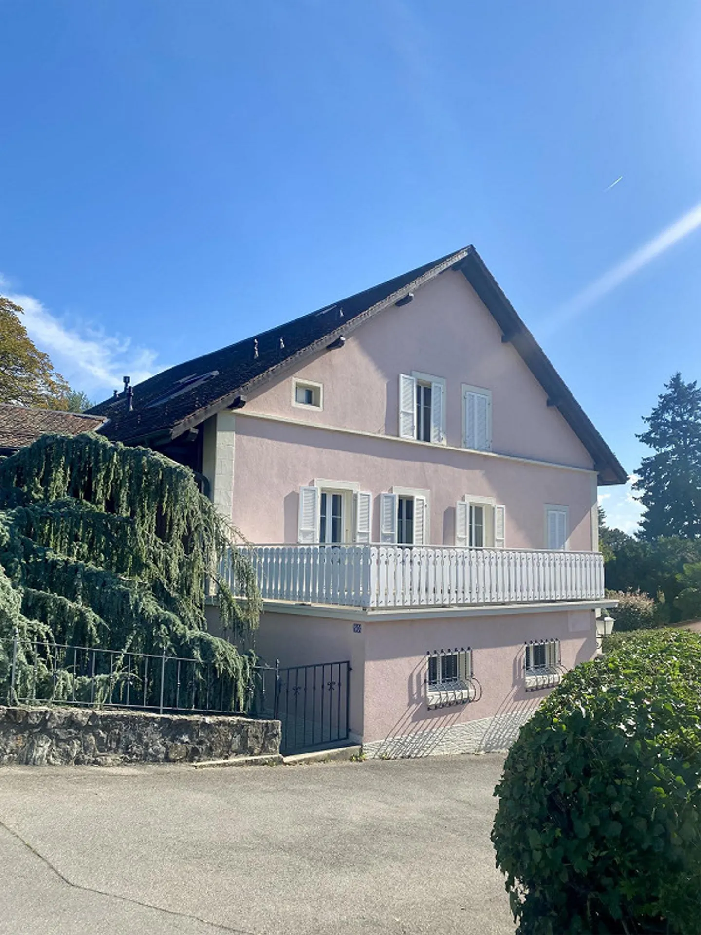 MAGNIFICA APPARTAMENTO 5,5 STANZE CON GIARDINO - Foto 5 di 7