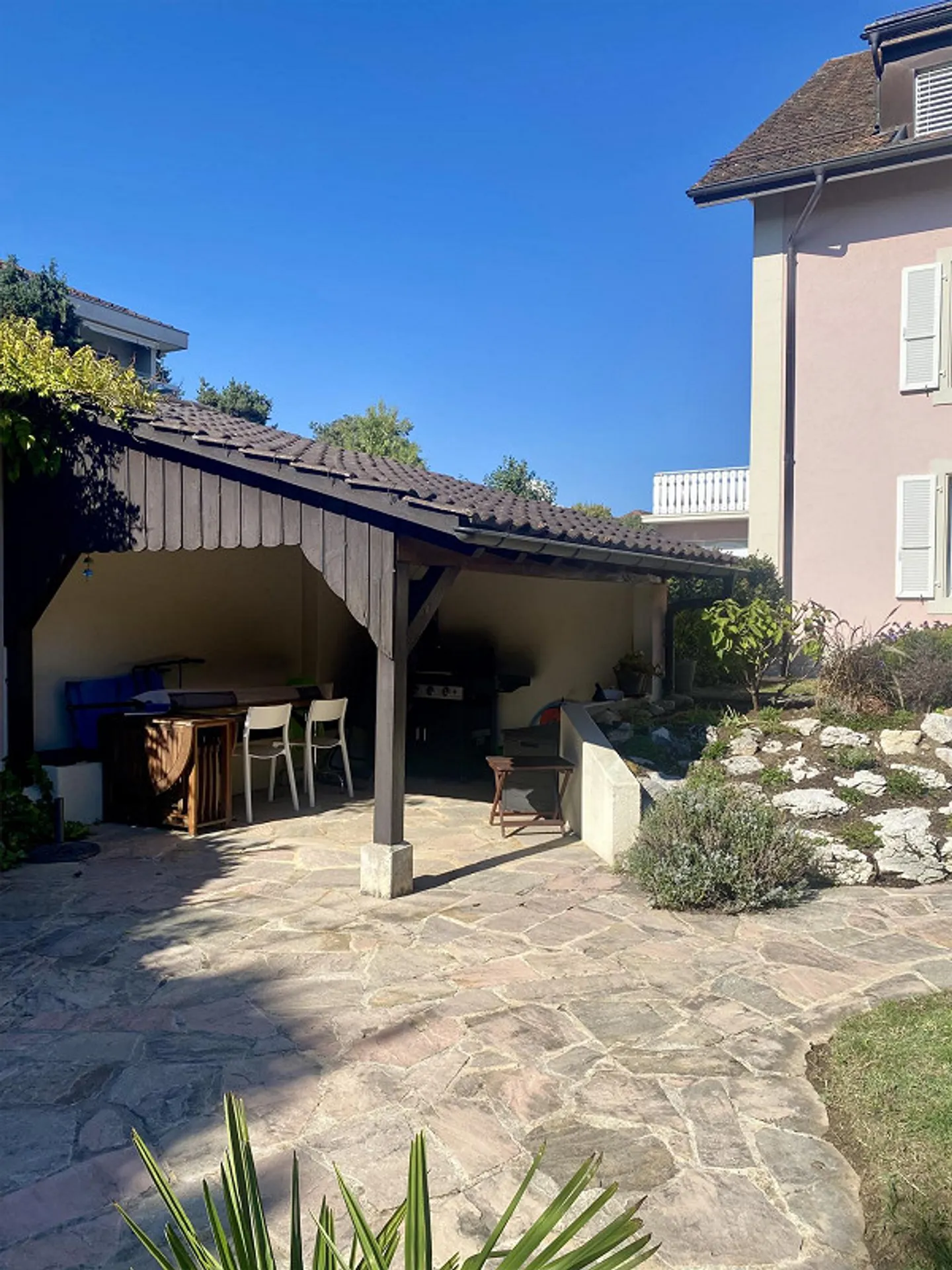 MAGNIFICA APPARTAMENTO 5,5 STANZE CON GIARDINO - Foto 3 di 7