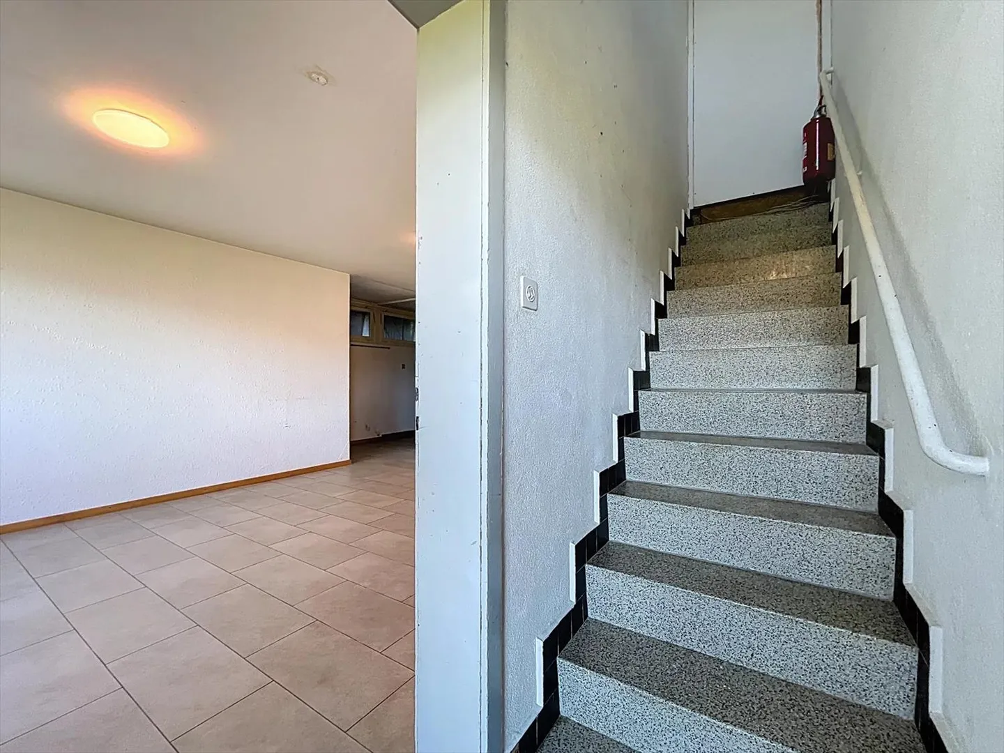 Casa in un ambiente verde - Foto 7 di 13