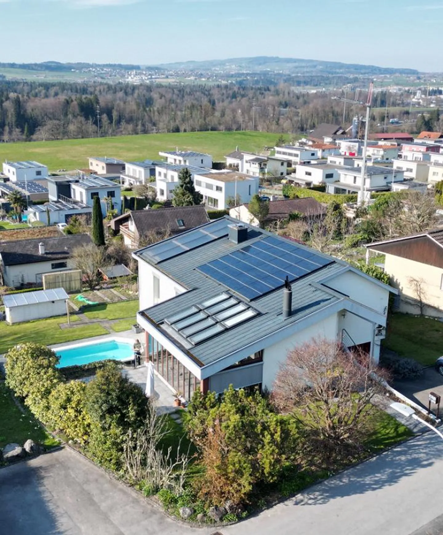 Maison individuelle avec piscine dans un emplacement idyllique, vue imprenable, grand jardin - Photo 1 sur 14