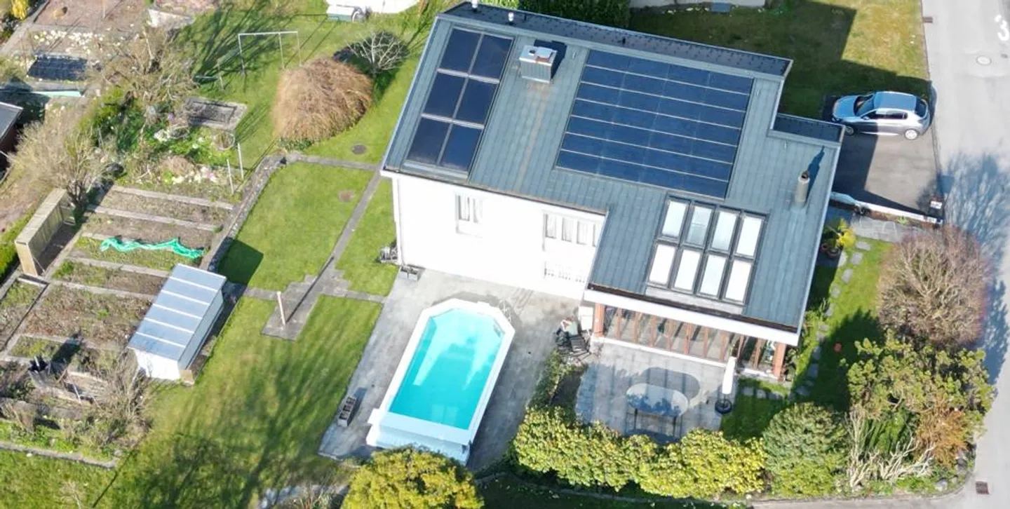 Maison individuelle avec piscine dans un emplacement idyllique, vue imprenable, grand jardin - Photo 2 sur 14
