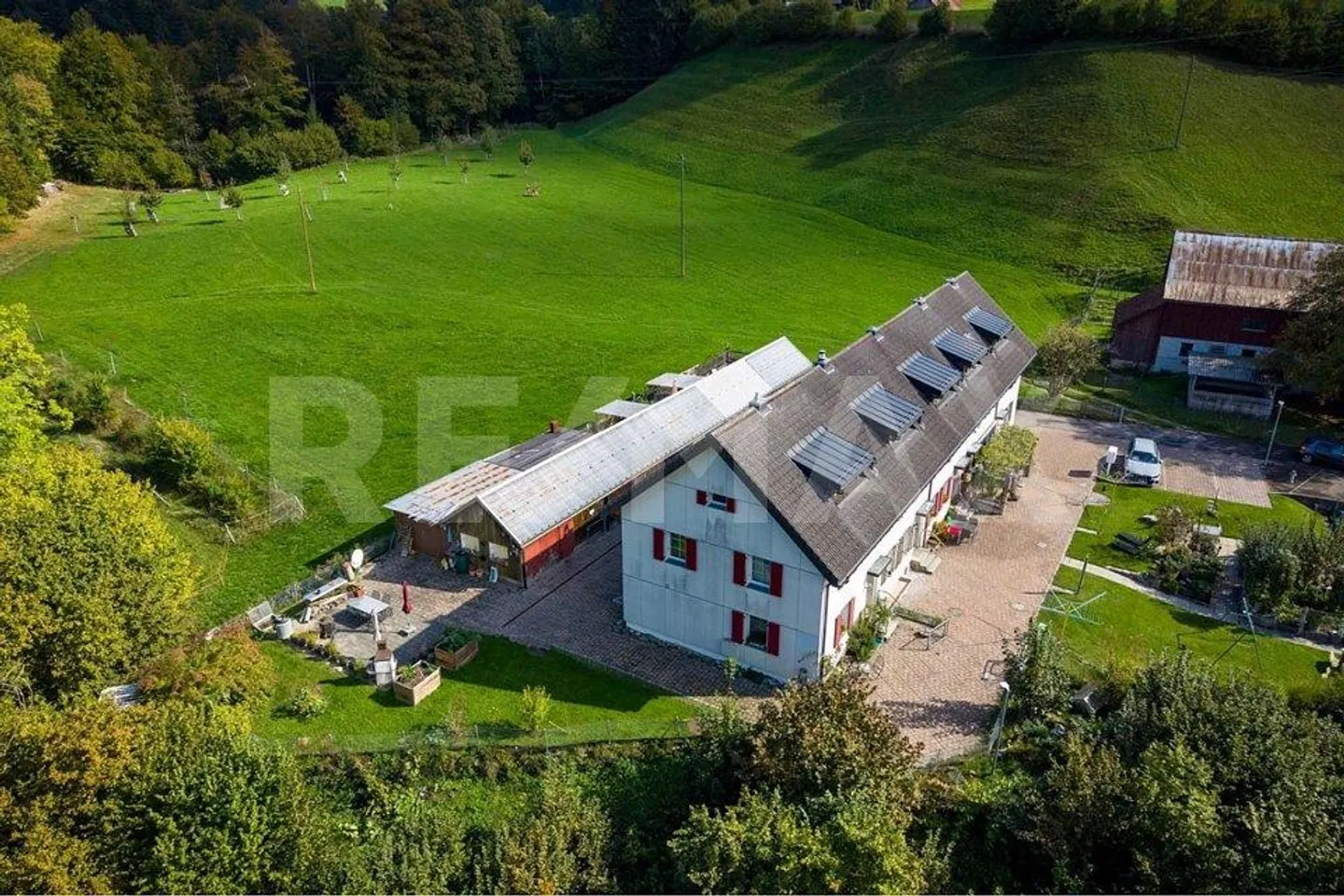 Vivere a contatto con la natura con spazio per le proprie idee! Casa a schiera di 5,5 stanze... - Foto 1 di 13