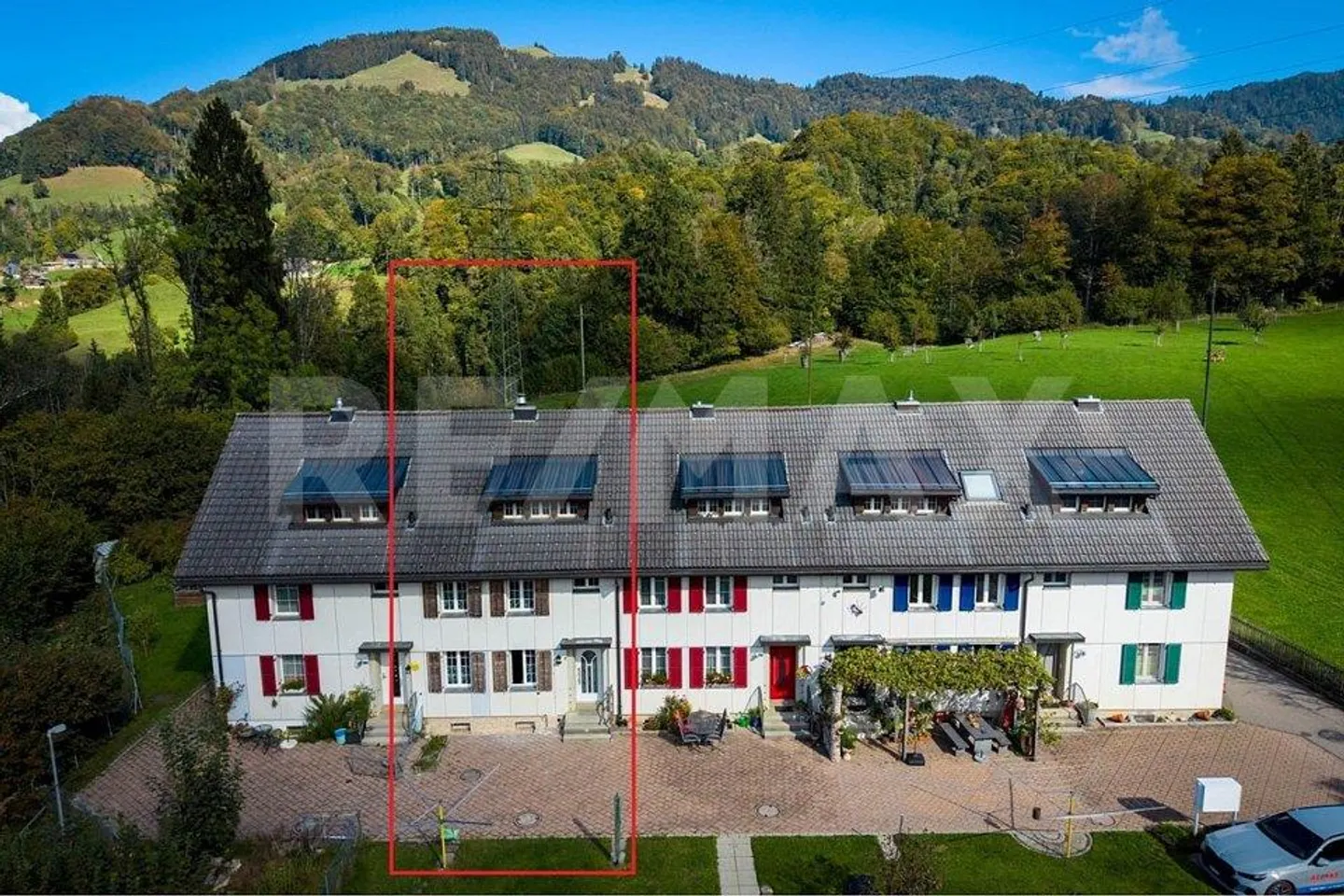 Vivere a contatto con la natura con spazio per le proprie idee! Casa a schiera di 5,5 stanze... - Foto 2 di 13