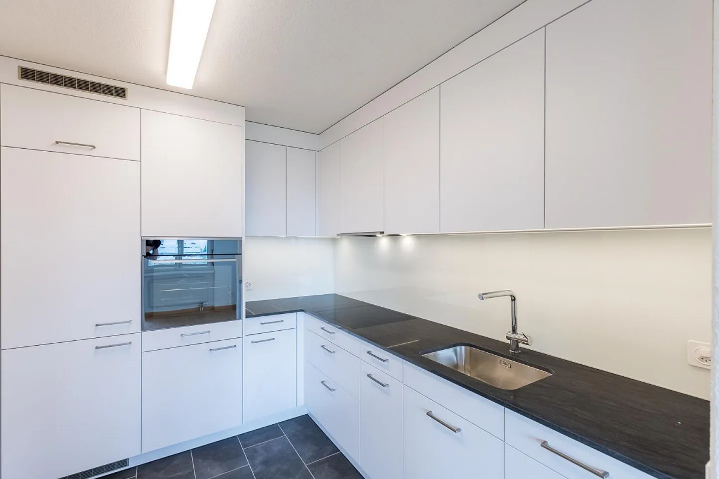 Quiet residential area in the green! - Photo 4 of 7