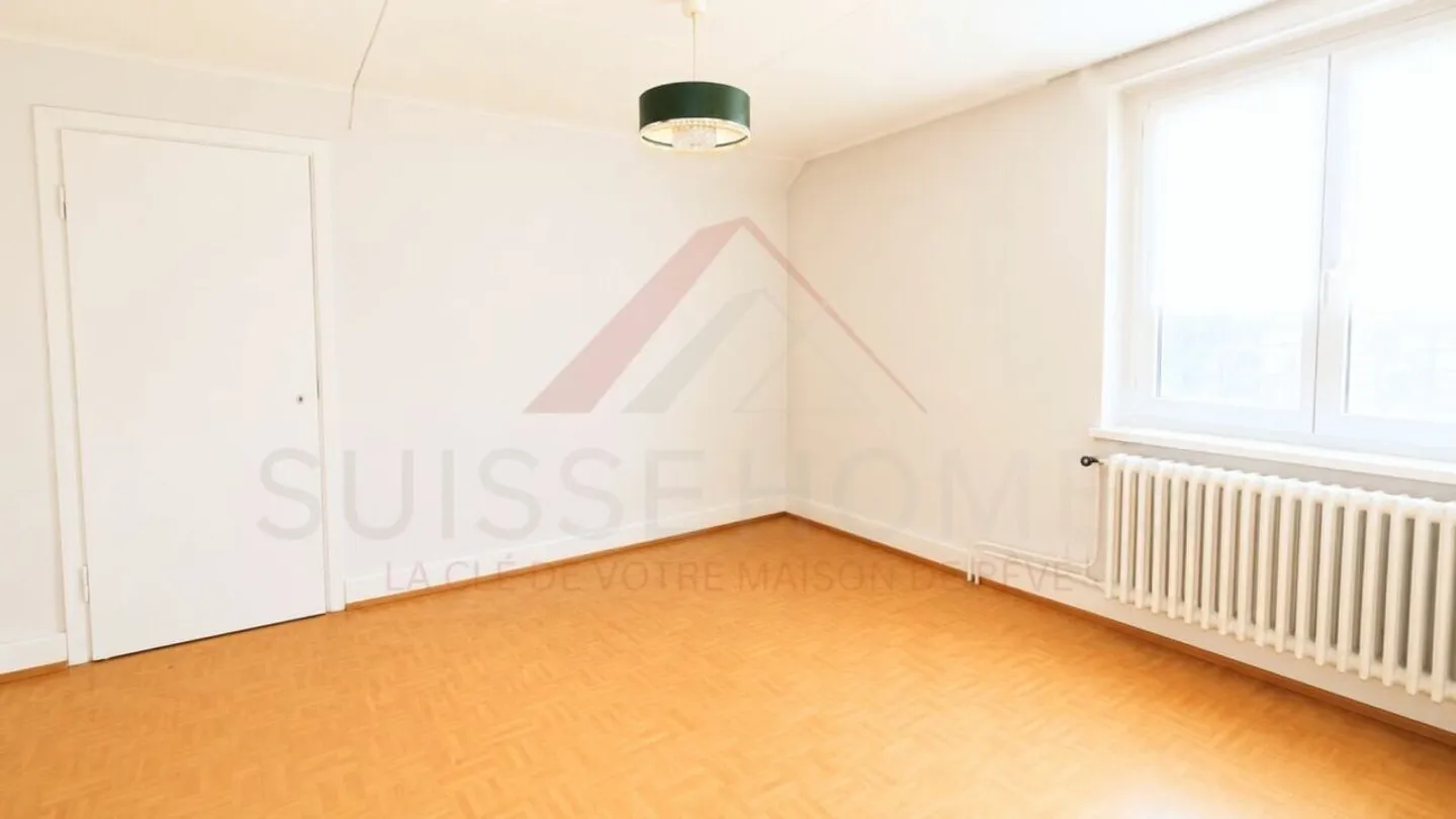 Incantevole casa unifamiliare con vista panoramica sul castello e due ampie terrazze - Foto 10 di 18
