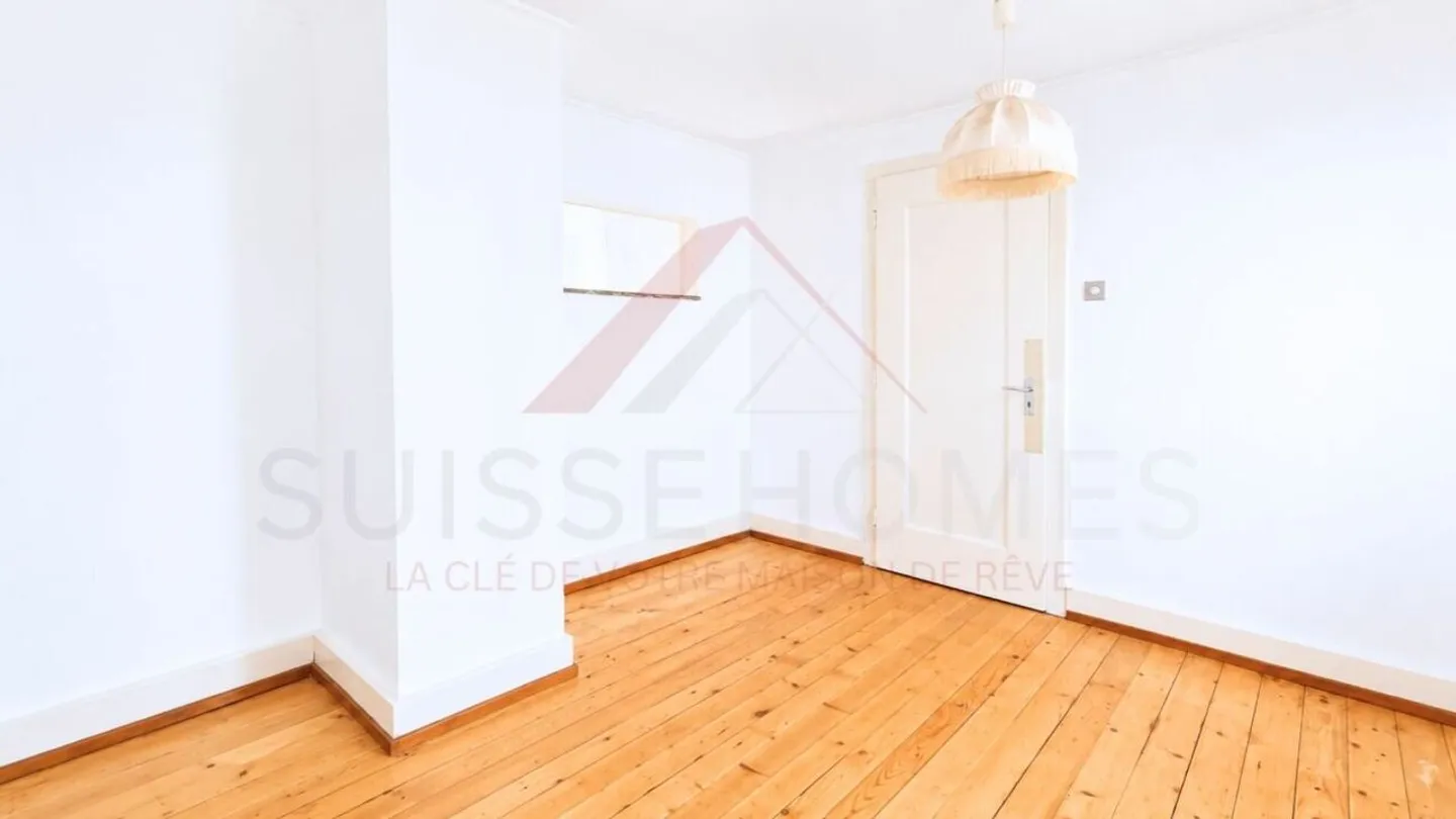 Incantevole casa unifamiliare con vista panoramica sul castello e due ampie terrazze - Foto 11 di 18
