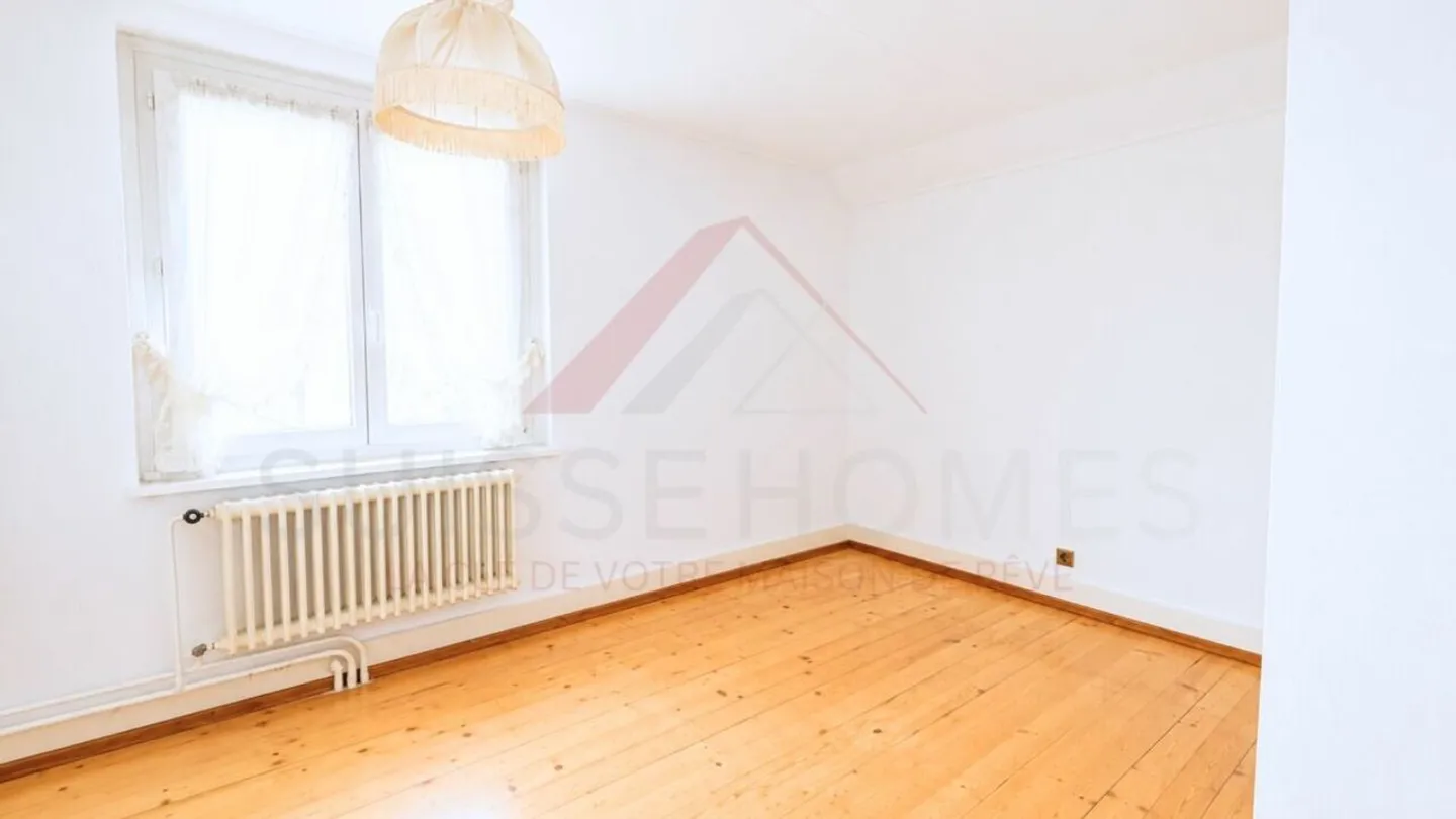 Incantevole casa unifamiliare con vista panoramica sul castello e due ampie terrazze - Foto 12 di 18
