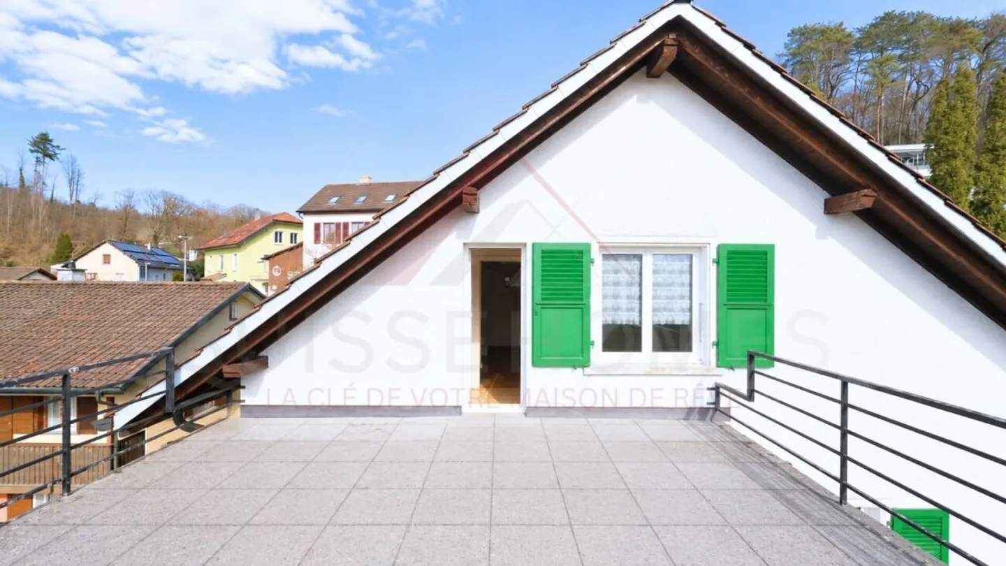 Incantevole casa unifamiliare con vista panoramica sul castello e due ampie terrazze - Foto 14 di 18