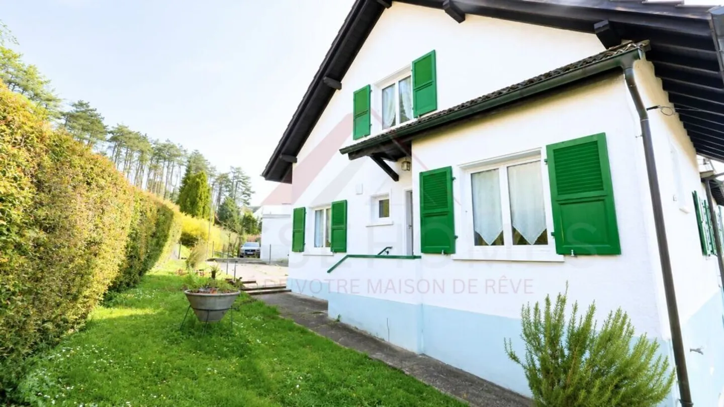 Incantevole casa unifamiliare con vista panoramica sul castello e due ampie terrazze - Foto 18 di 18