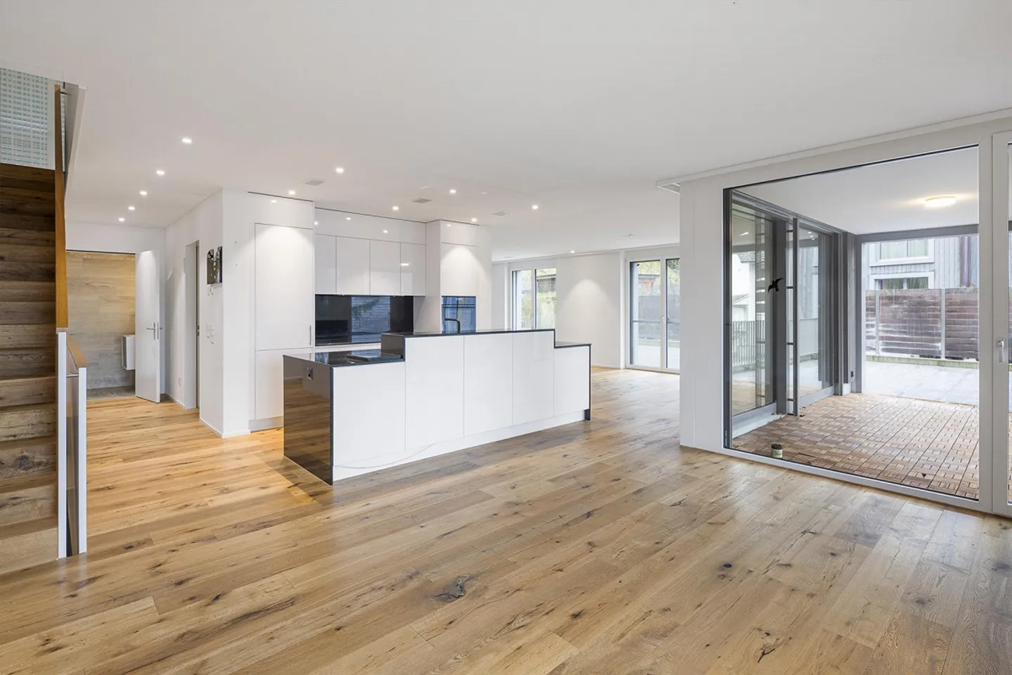 Geräumiges Familienhaus mit Aussicht - Foto 1 von 17