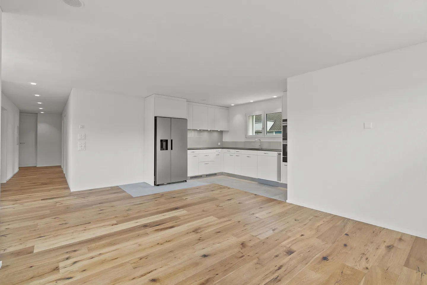 Attractive apartment and parking space seeks new tenant - Photo 15 of 18