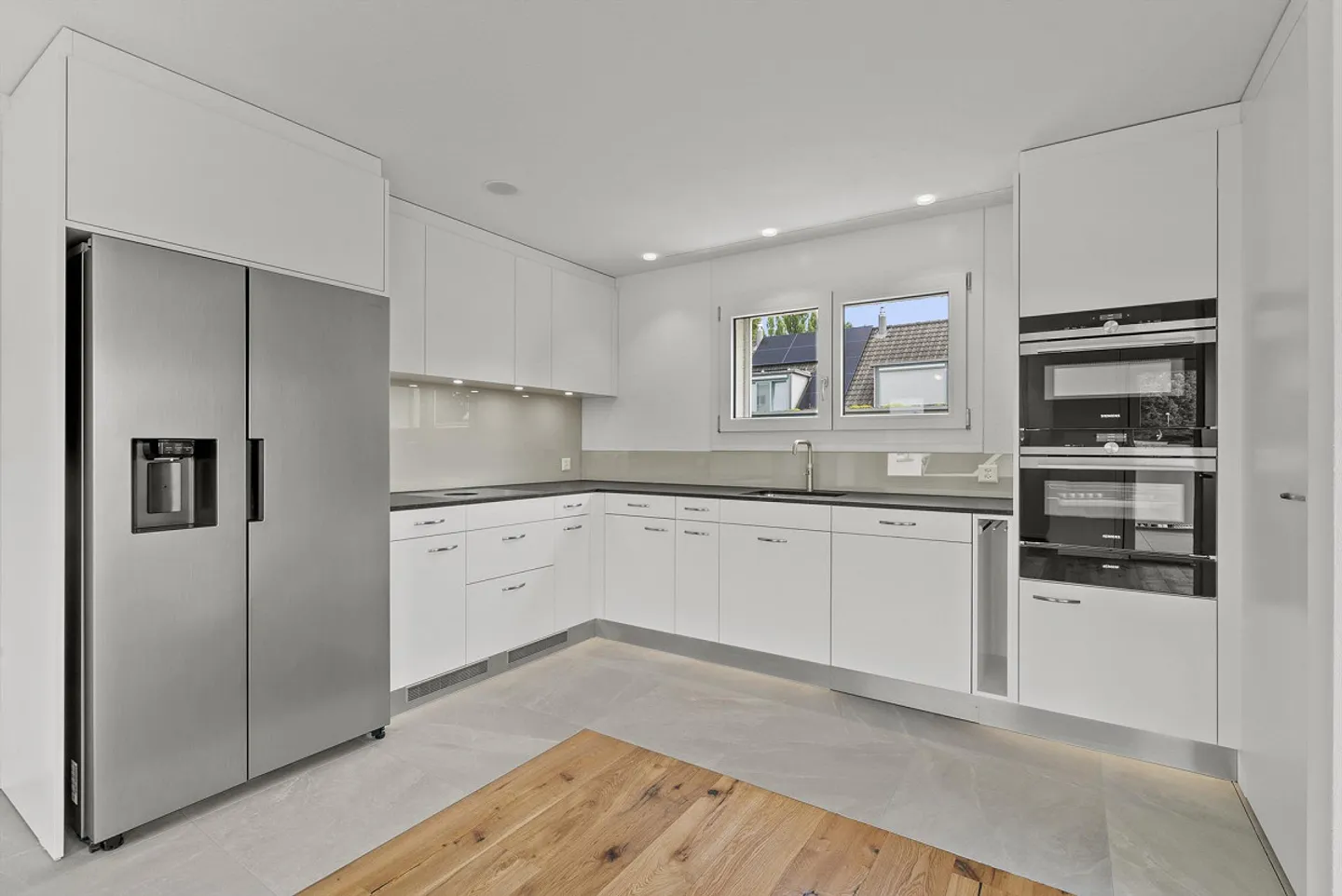 Attractive apartment and parking space seeks new tenant - Photo 16 of 18