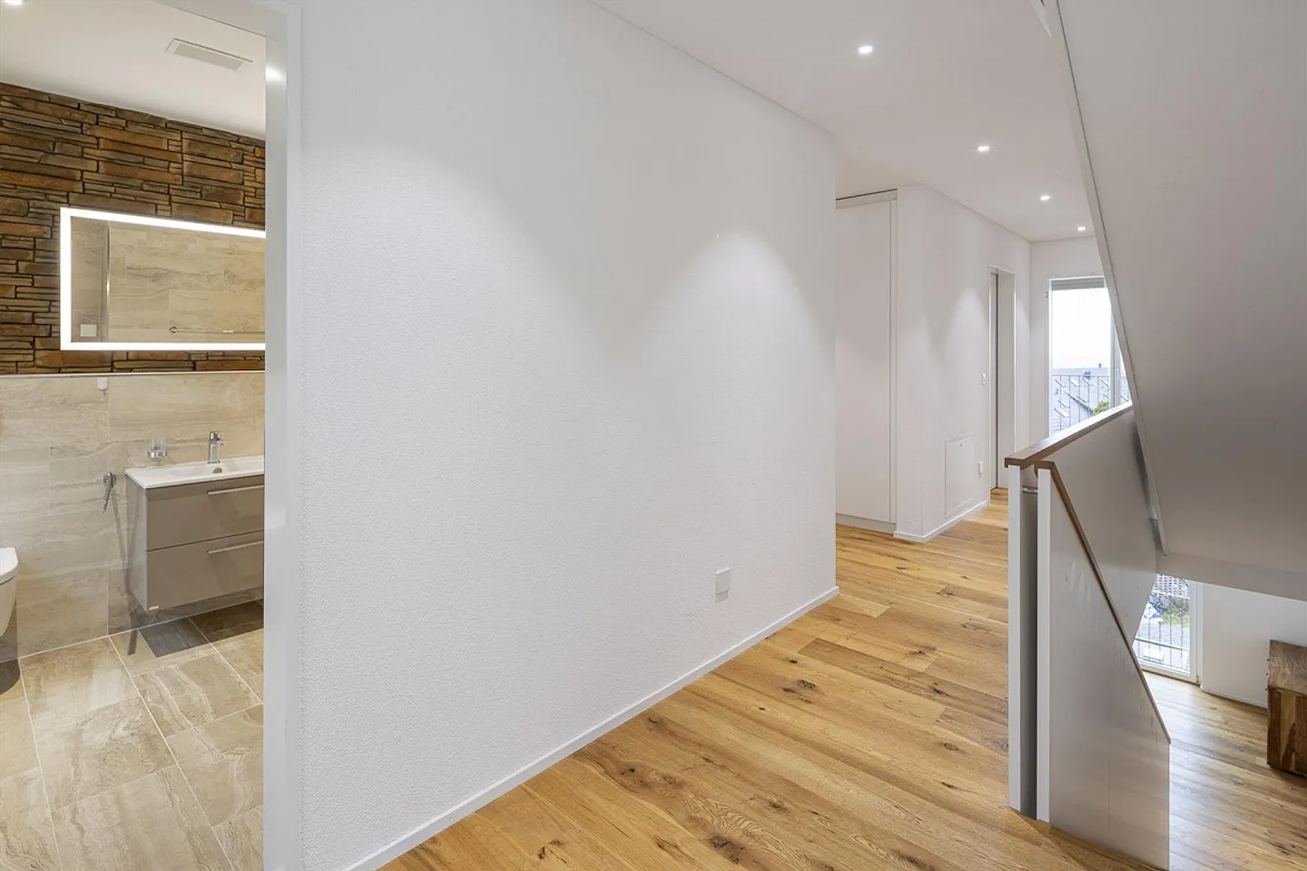 Geräumiges Familienhaus mit Aussicht - Foto 11 von 17