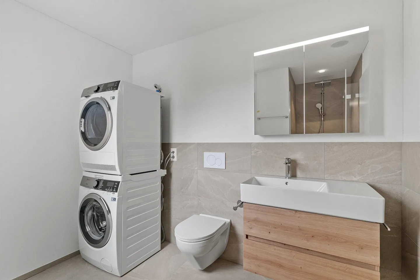 Attractive apartment and parking space seeks new tenant - Photo 11 of 18