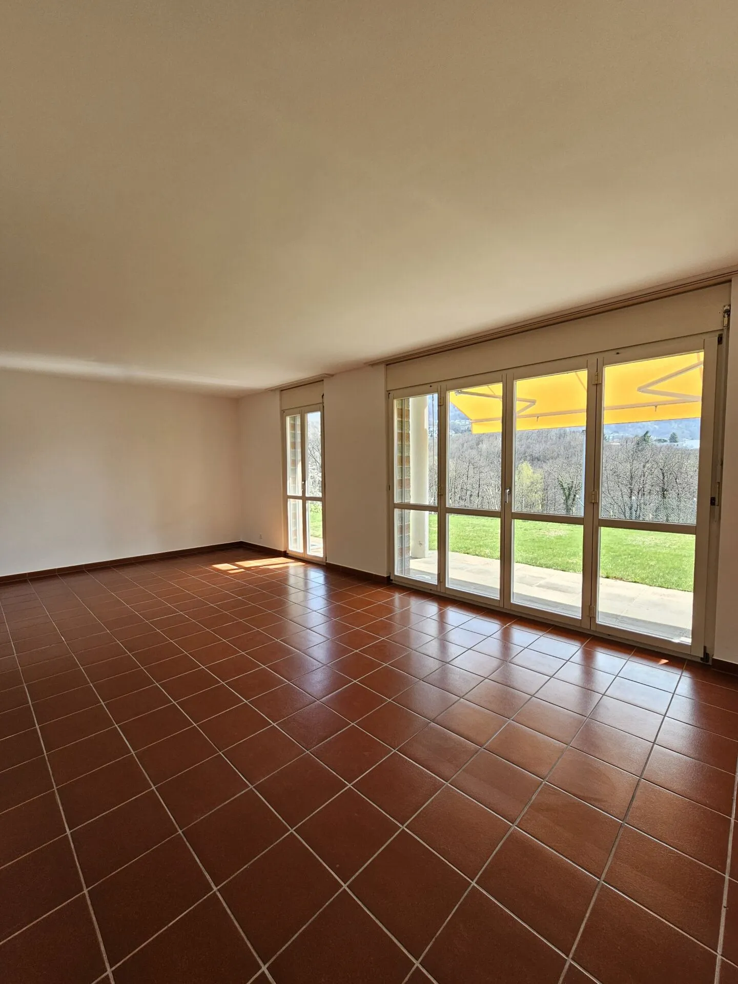 Reihenhaus mit Garten und offener Aussicht - Foto 2 von 13