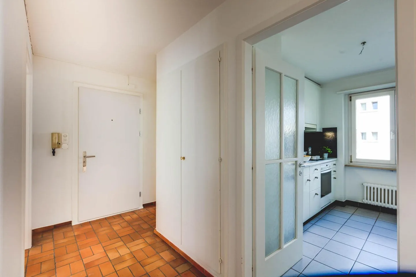 Cozy 4-Room Apartment in Birsfelden - Photo 2 of 8