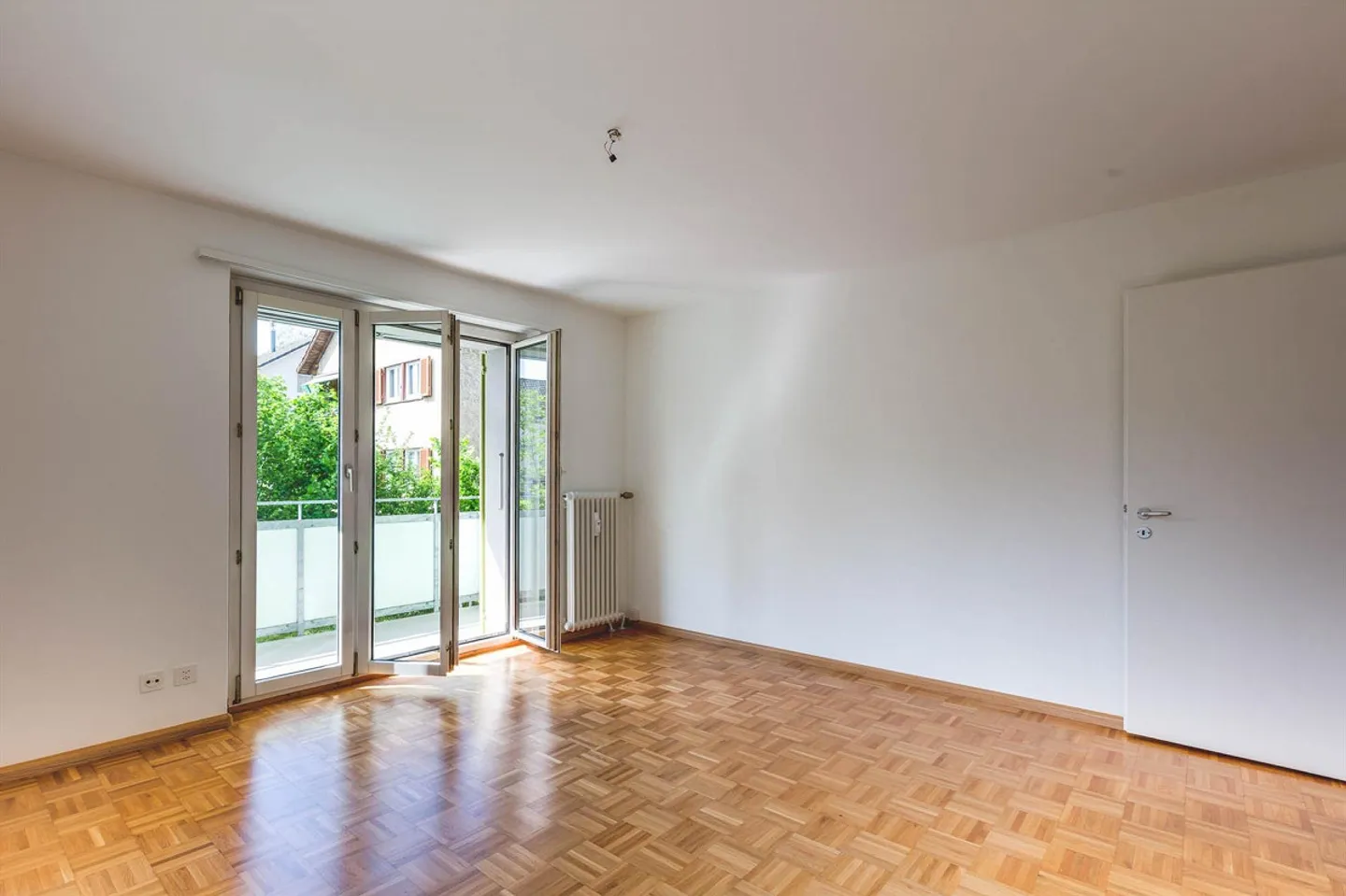 Cozy 4-Room Apartment in Birsfelden - Photo 4 of 8