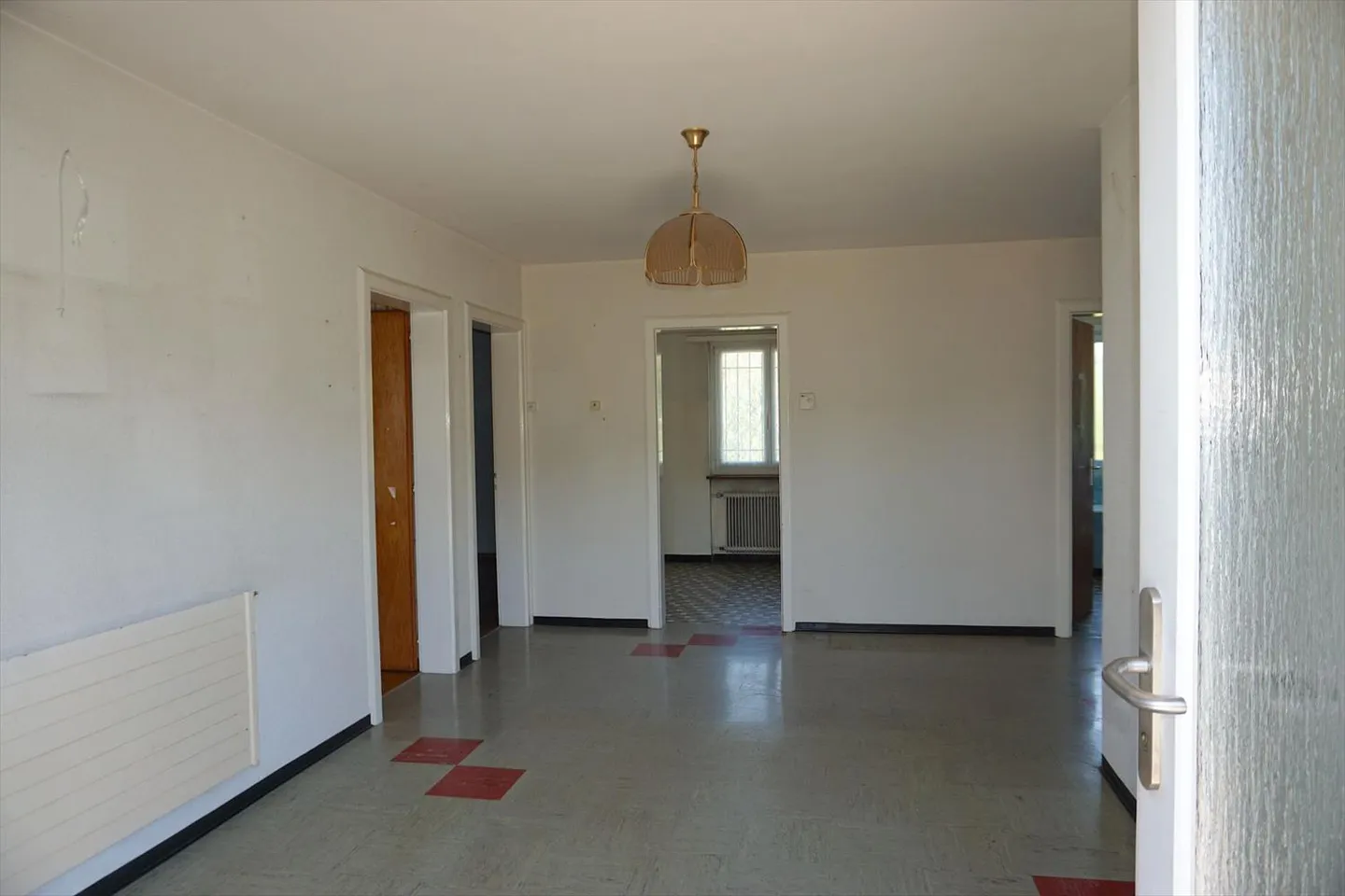ARI-242 Maison avec 2 Appartements sur un Terrain de 1'485 m2 - Photo 8 sur 13