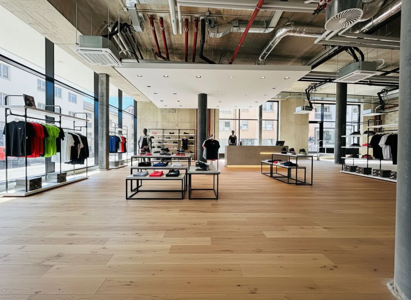 For rent - New commercial space of 246 m² in the heart of Rolle - Rue du Temple - Photo 1 of 9