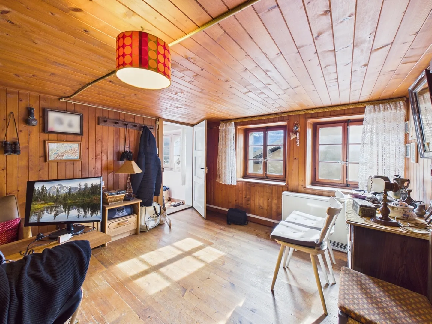 Charme, Histoire et Avenir : Deux Appartements, Un Projet - Photo 6 sur 8