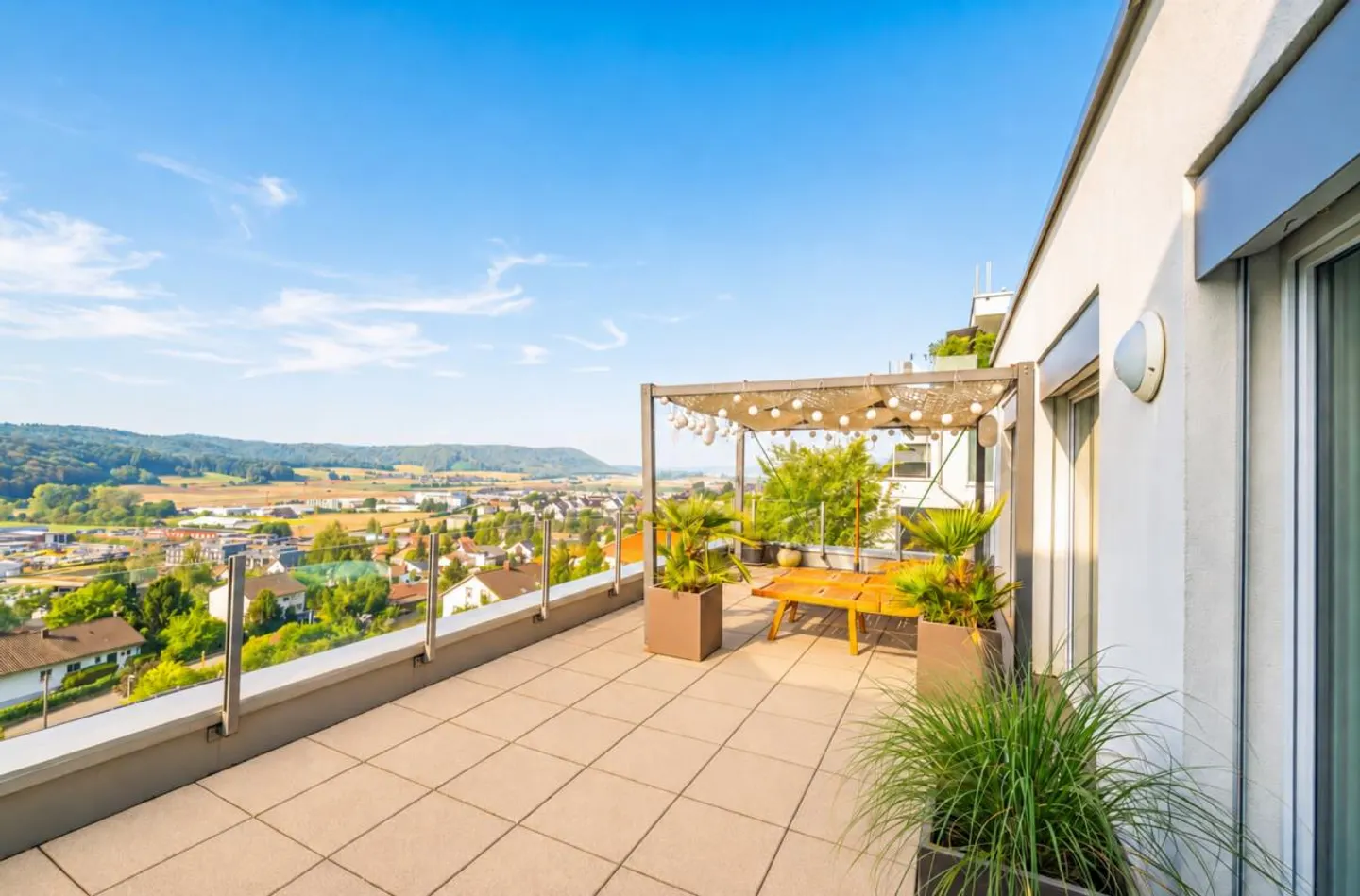 Exclusive Terrace Apartment with Breathtaking View over the Klettgau Area - Photo 2 of 26