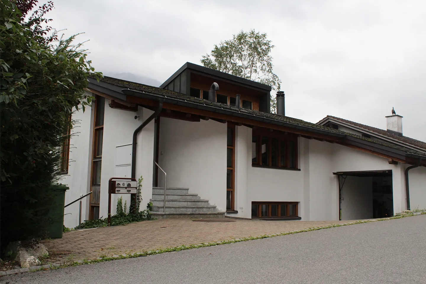 Très généreux appartement de 5,5 pièces avec terrasse et belle vue - Photo 2 sur 26