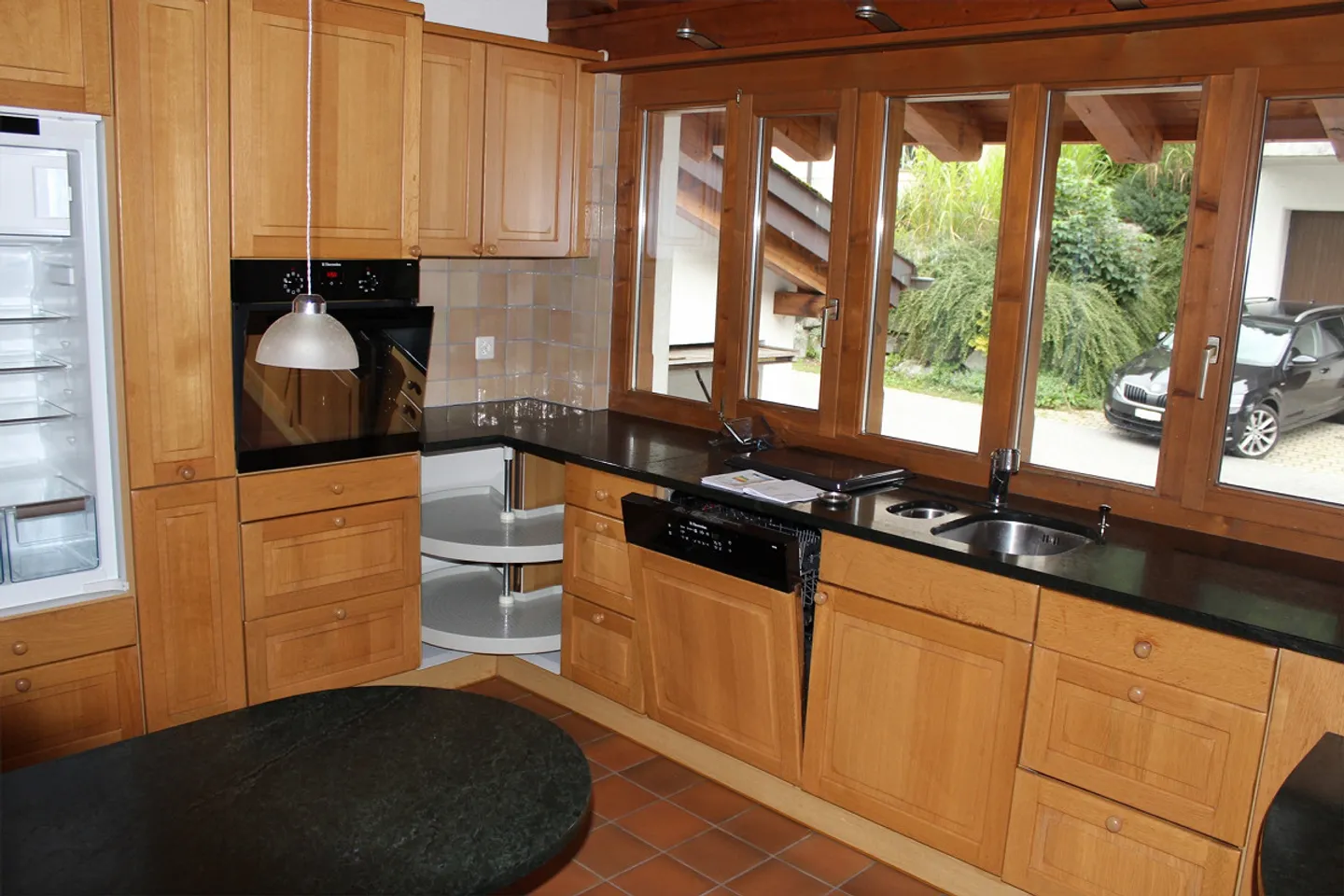 Très généreux appartement de 5,5 pièces avec terrasse et belle vue - Photo 7 sur 26