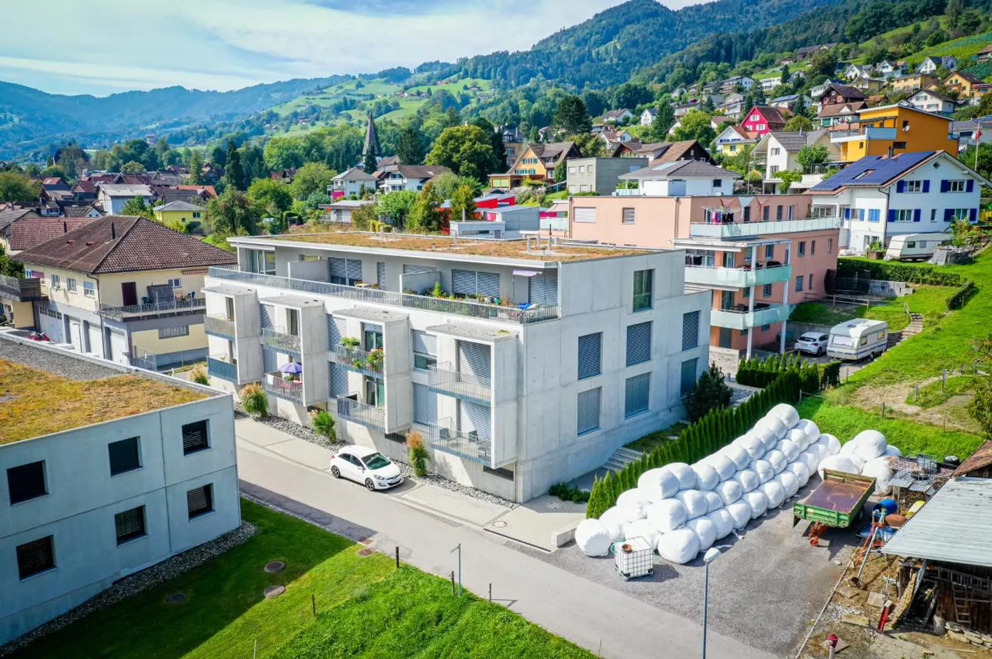 3.5 Room Apartment - Photo 2 of 12