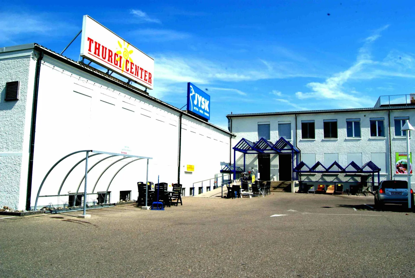 In the basement, space for various uses - Photo 2 of 16