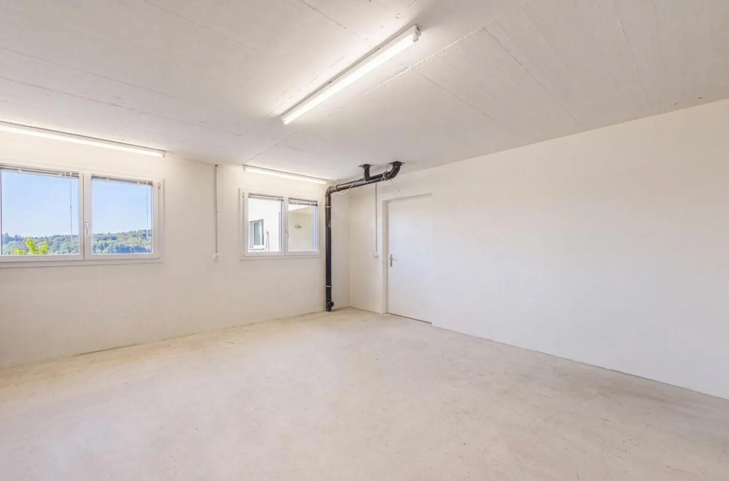 Exclusive Terrace Apartment with Breathtaking View over the Klettgau Area - Photo 23 of 26