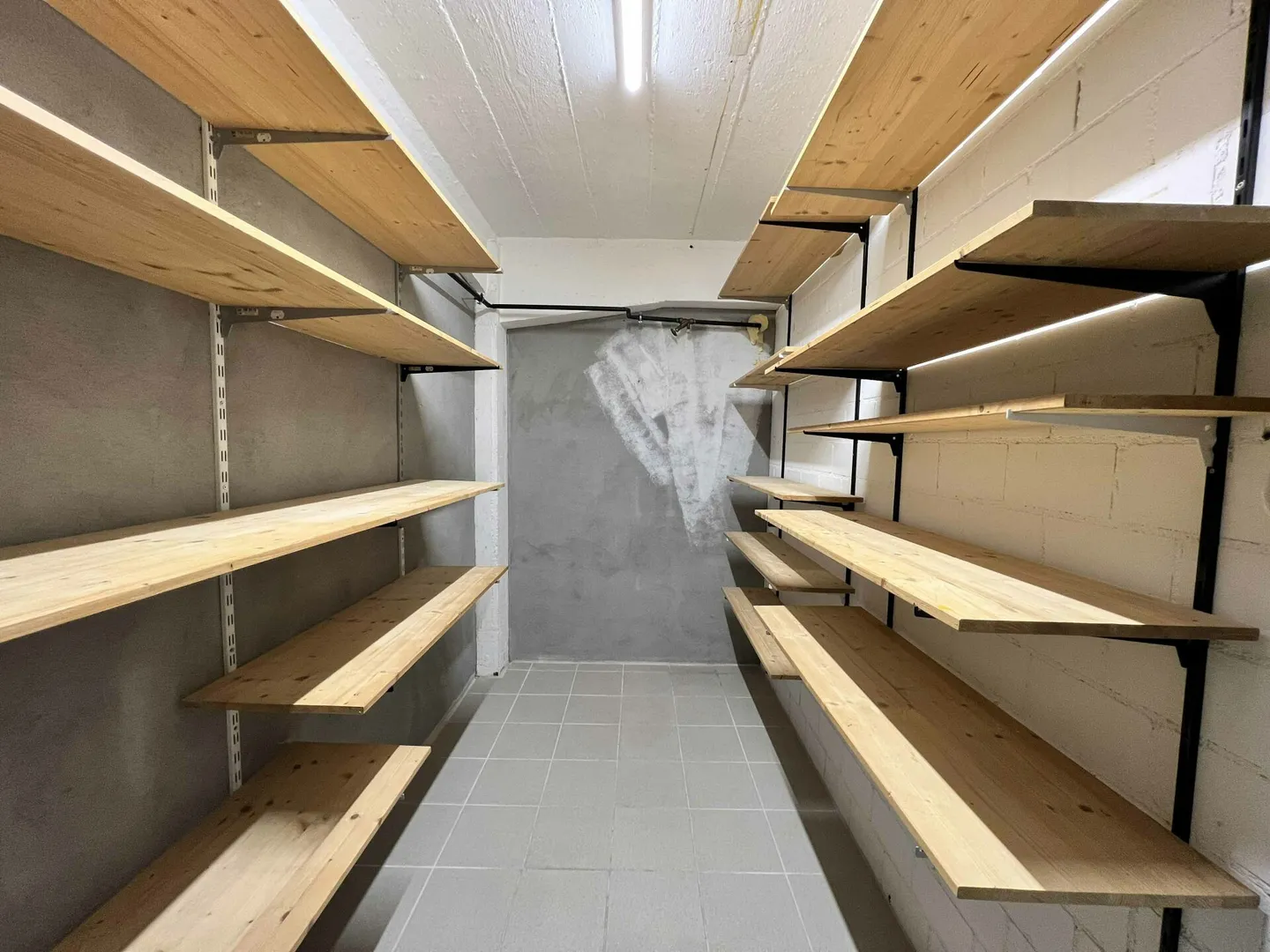 In the basement, space for various uses - Photo 14 of 16