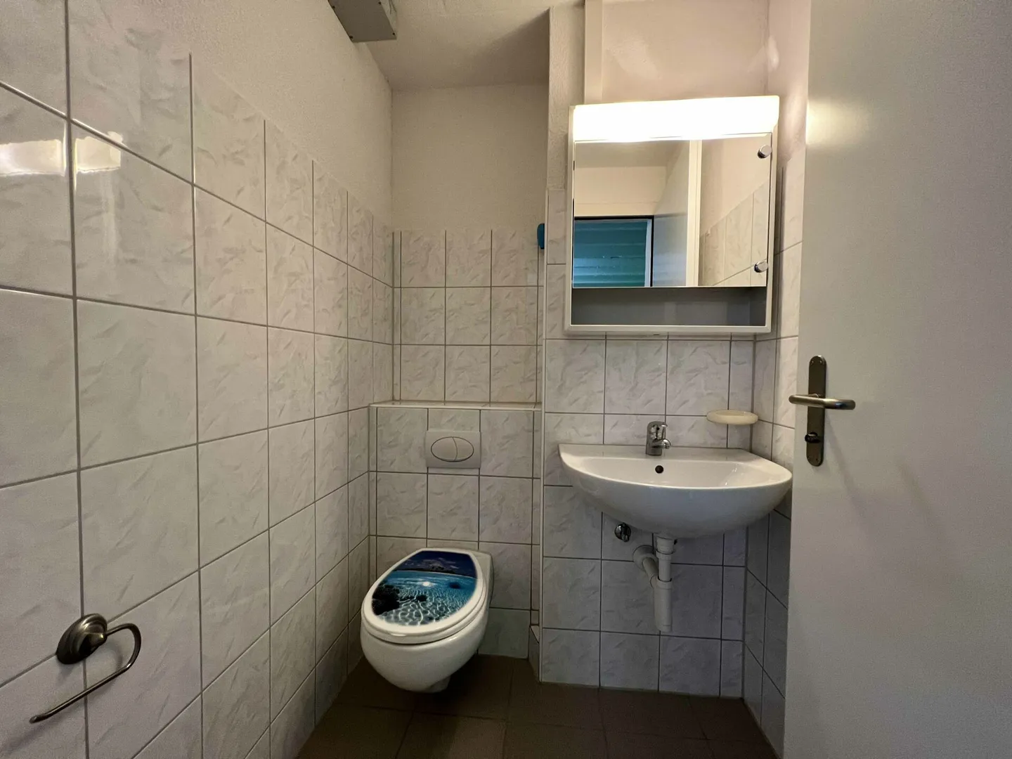 In the basement, space for various uses - Photo 15 of 16