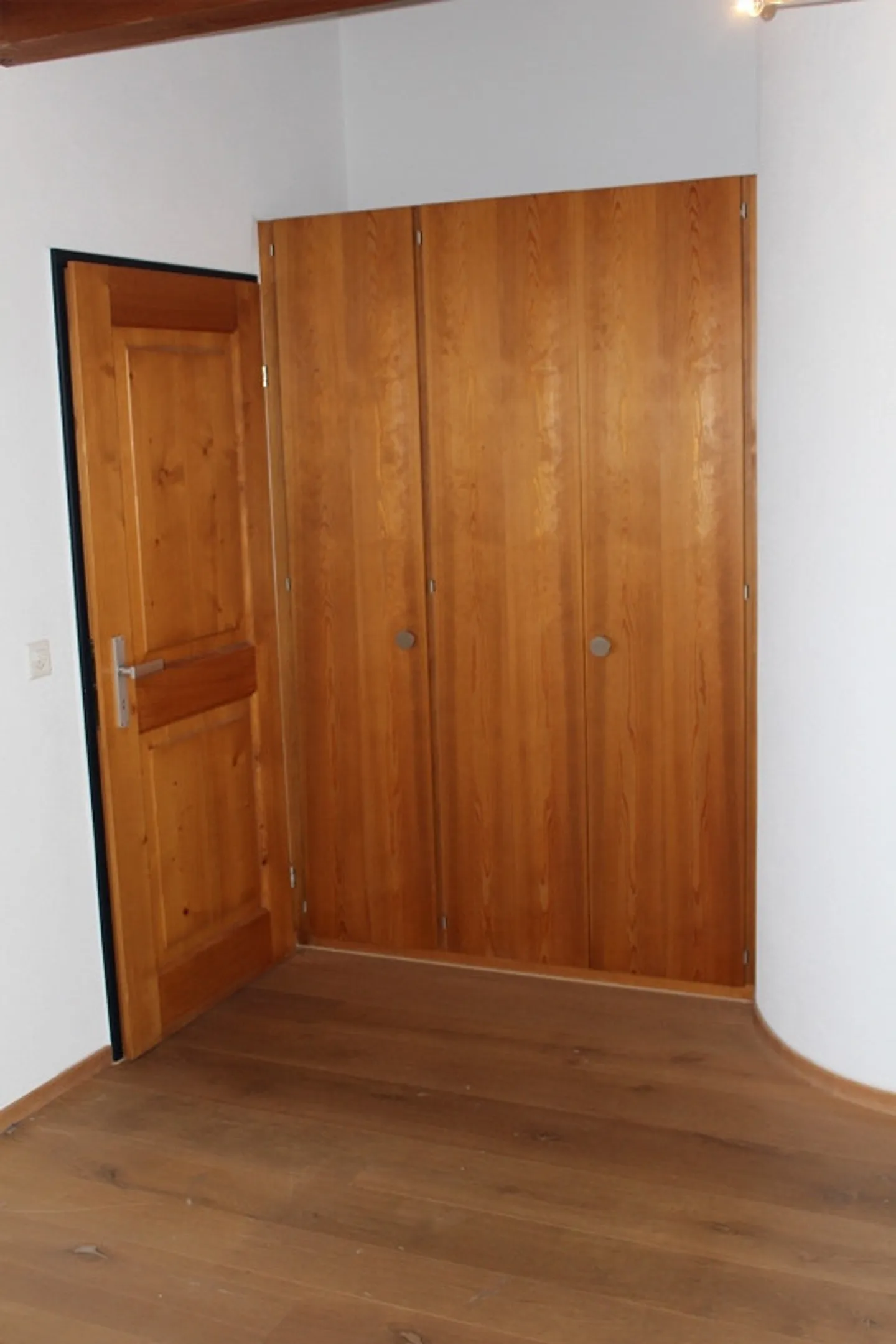 Très généreux appartement de 5,5 pièces avec terrasse et belle vue - Photo 9 sur 26