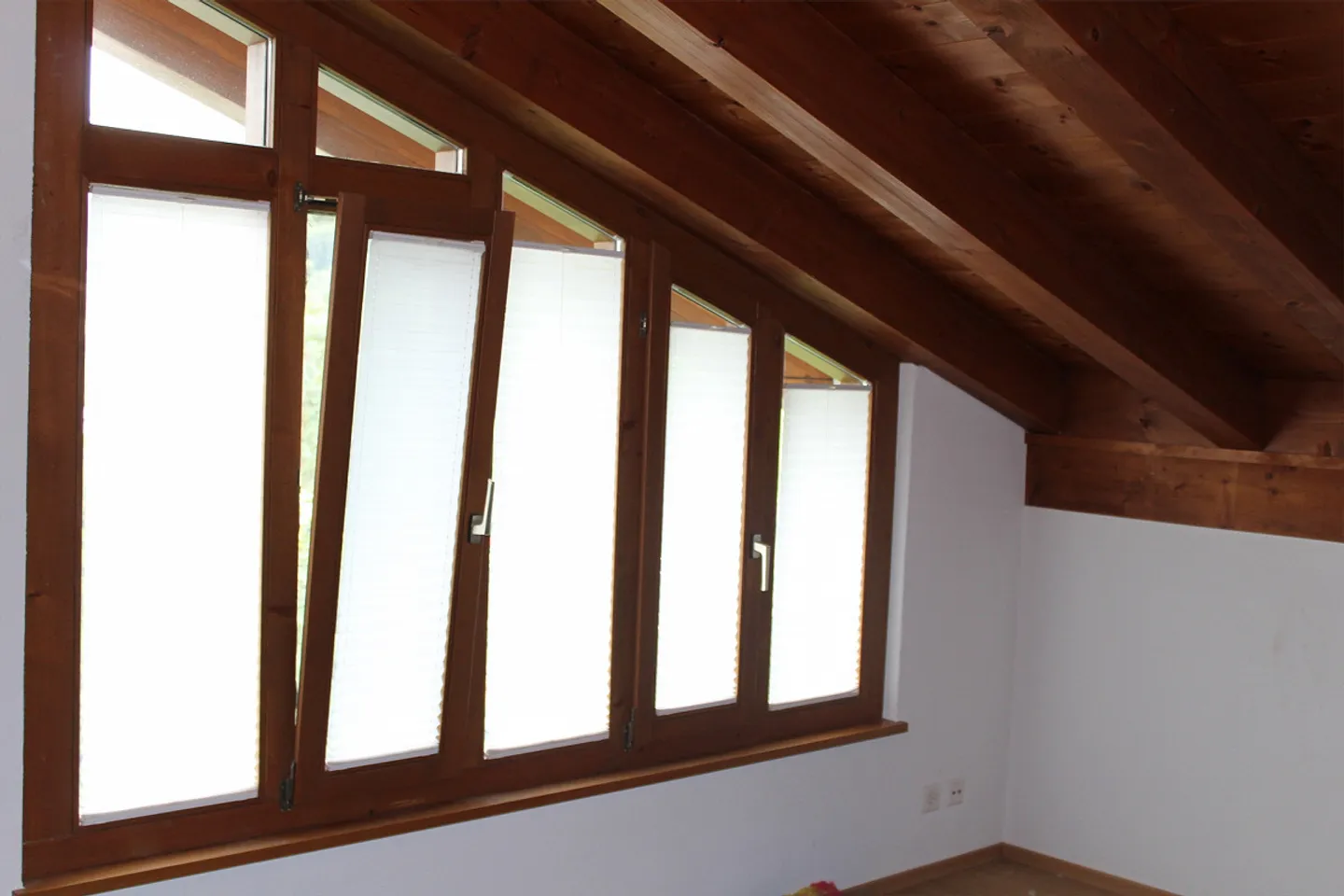 Très généreux appartement de 5,5 pièces avec terrasse et belle vue - Photo 10 sur 26