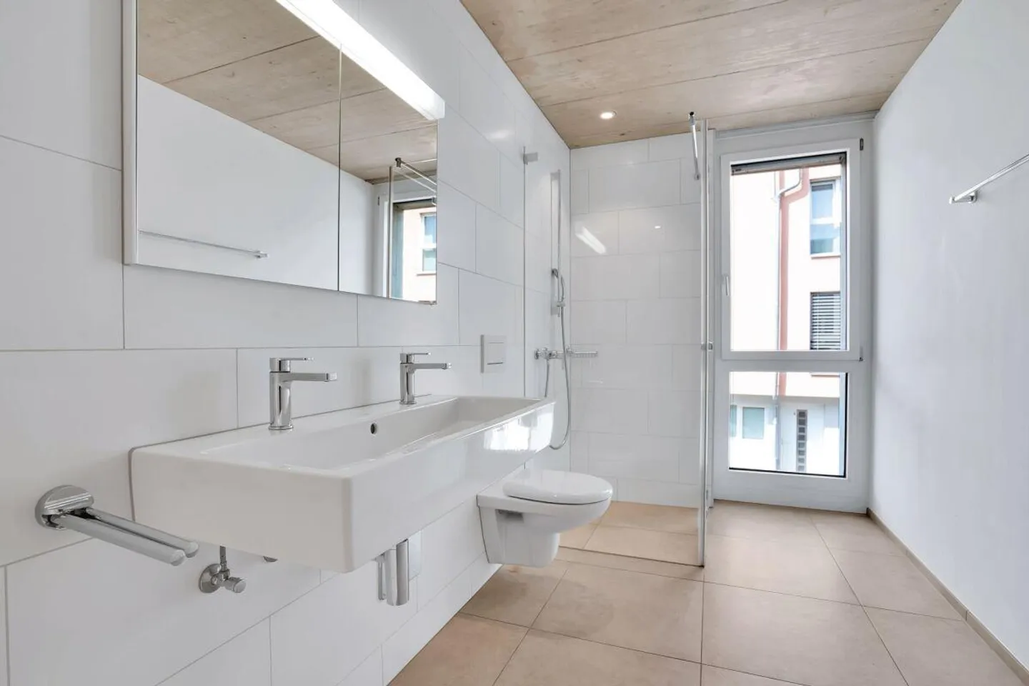 3.5 Room Apartment - Photo 8 of 12