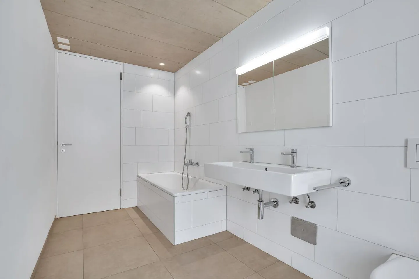 3.5 Room Apartment - Photo 9 of 12