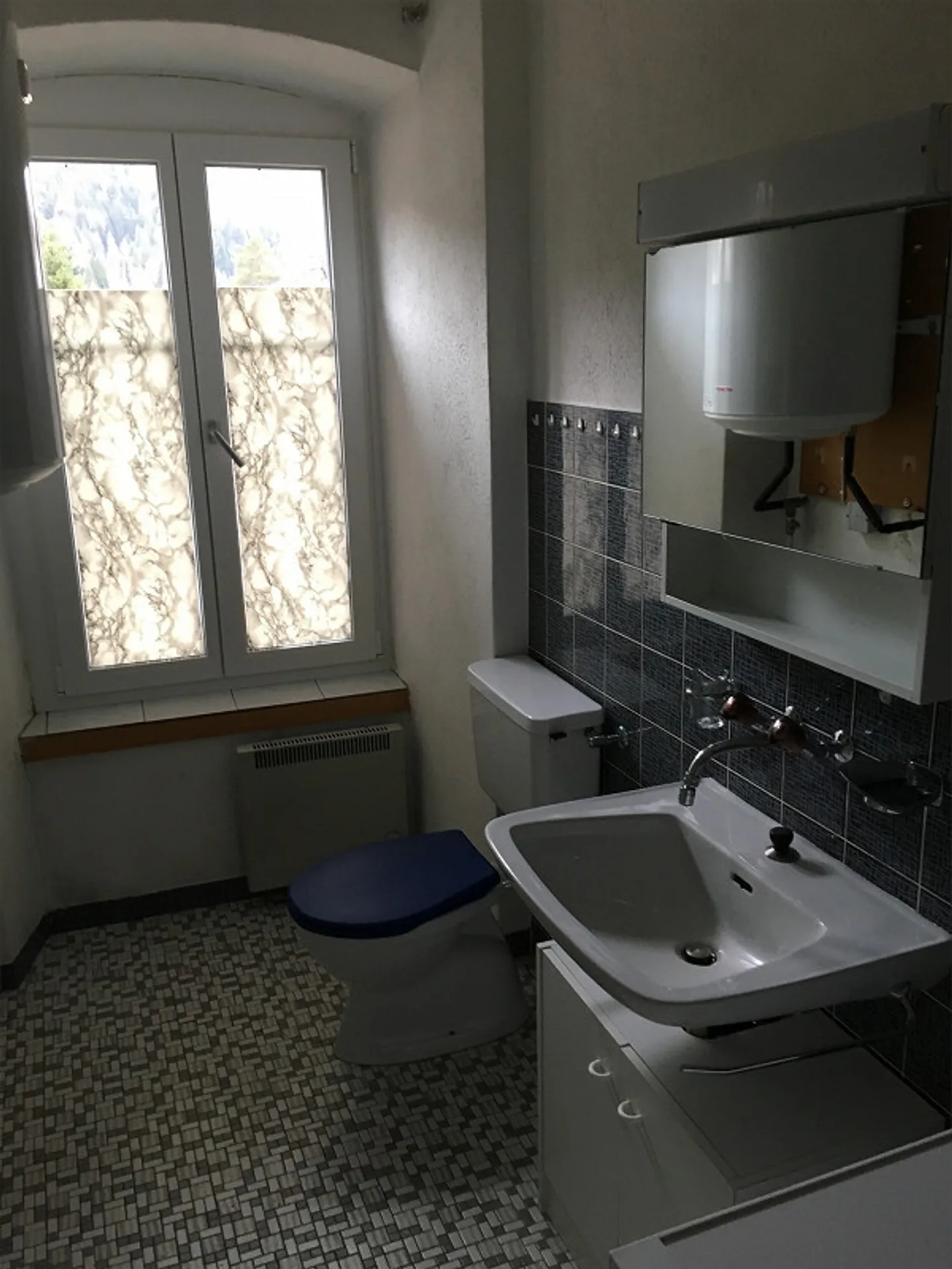 Affordable 4 Room Apartment in Tiefencastel - Photo 16 of 23