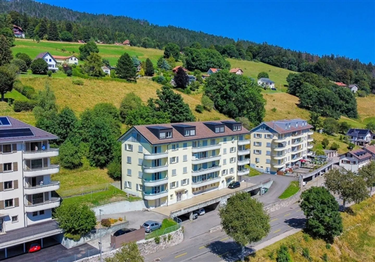 «Grosszügige 6.5-Zimmer-Eigentumswohnung mit Balkon
Blick auf die Alpen» - Foto 1 von 20