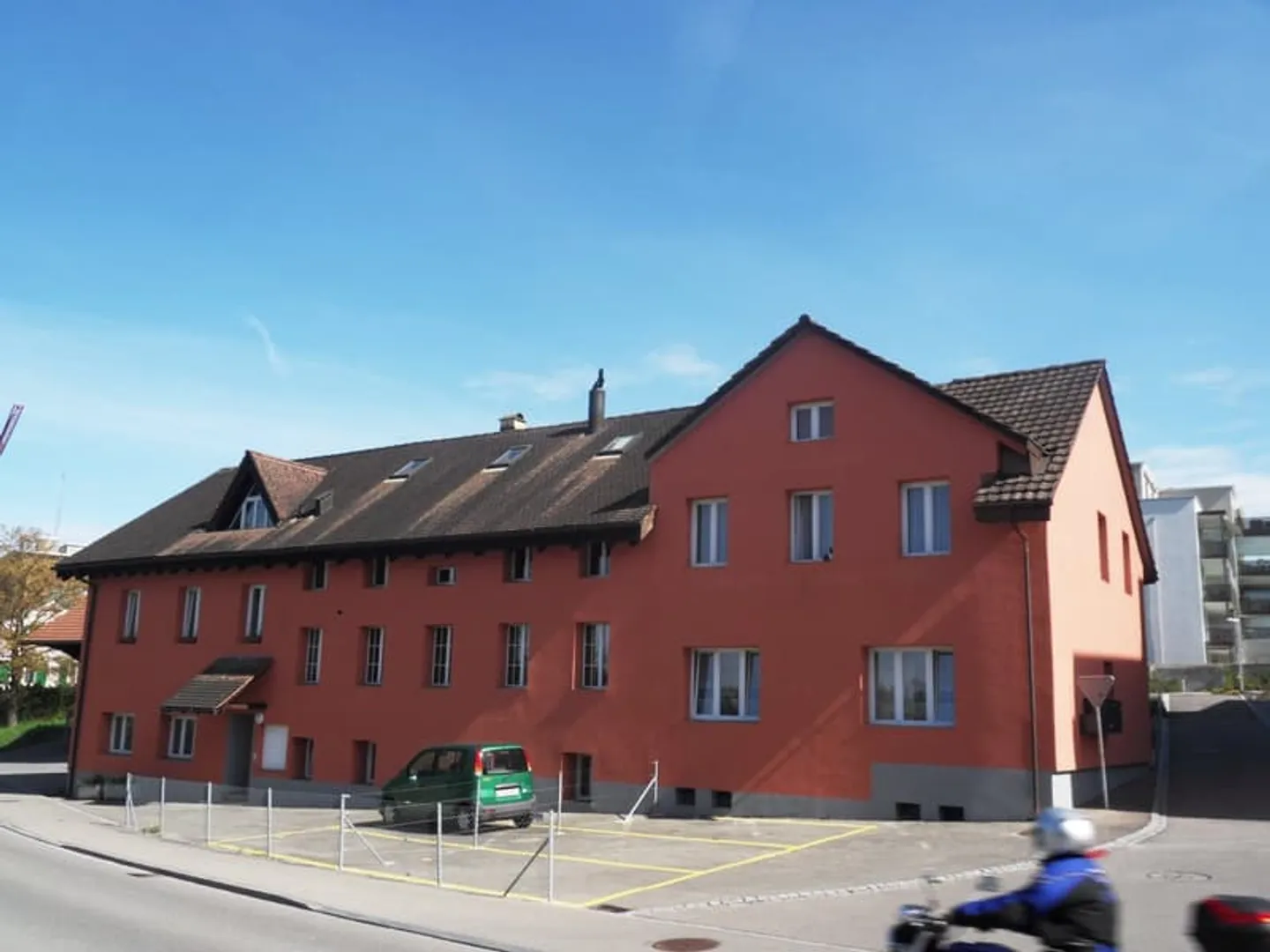 Posti auto all'aperto a Islikon - Foto 1 di 2