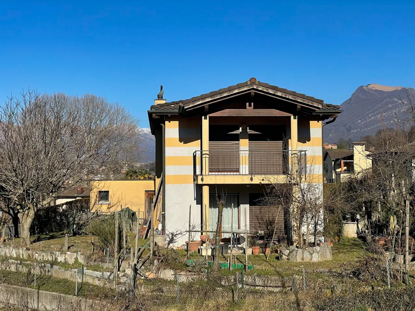 VILLA IN DER NÄHE DES MUZZANOSEE - Foto 1 von 8