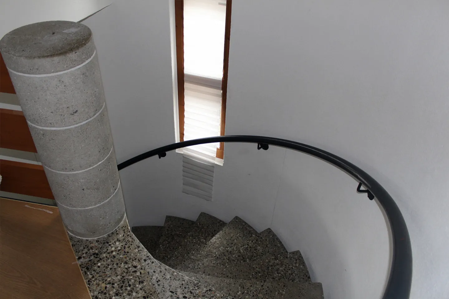 Très généreux appartement de 5,5 pièces avec terrasse et belle vue - Photo 14 sur 26