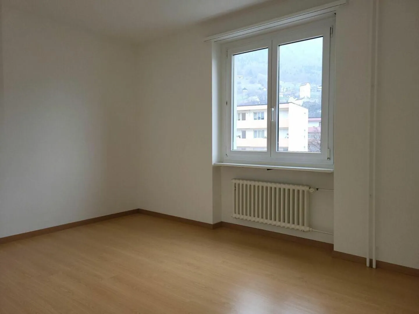 Appartamento conveniente, negozi e scuole nelle immediate vicinanze... - Foto 6 di 14
