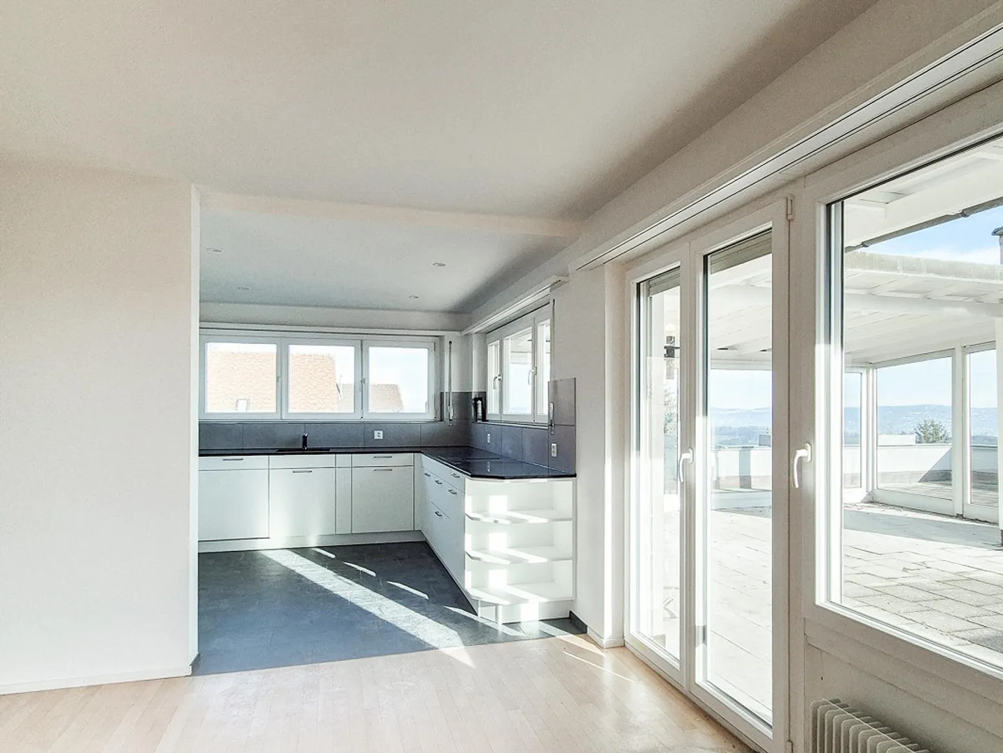 Una casa sopra la vita quotidiana – con grande veranda e giardino idilliaco - Foto 8 di 18